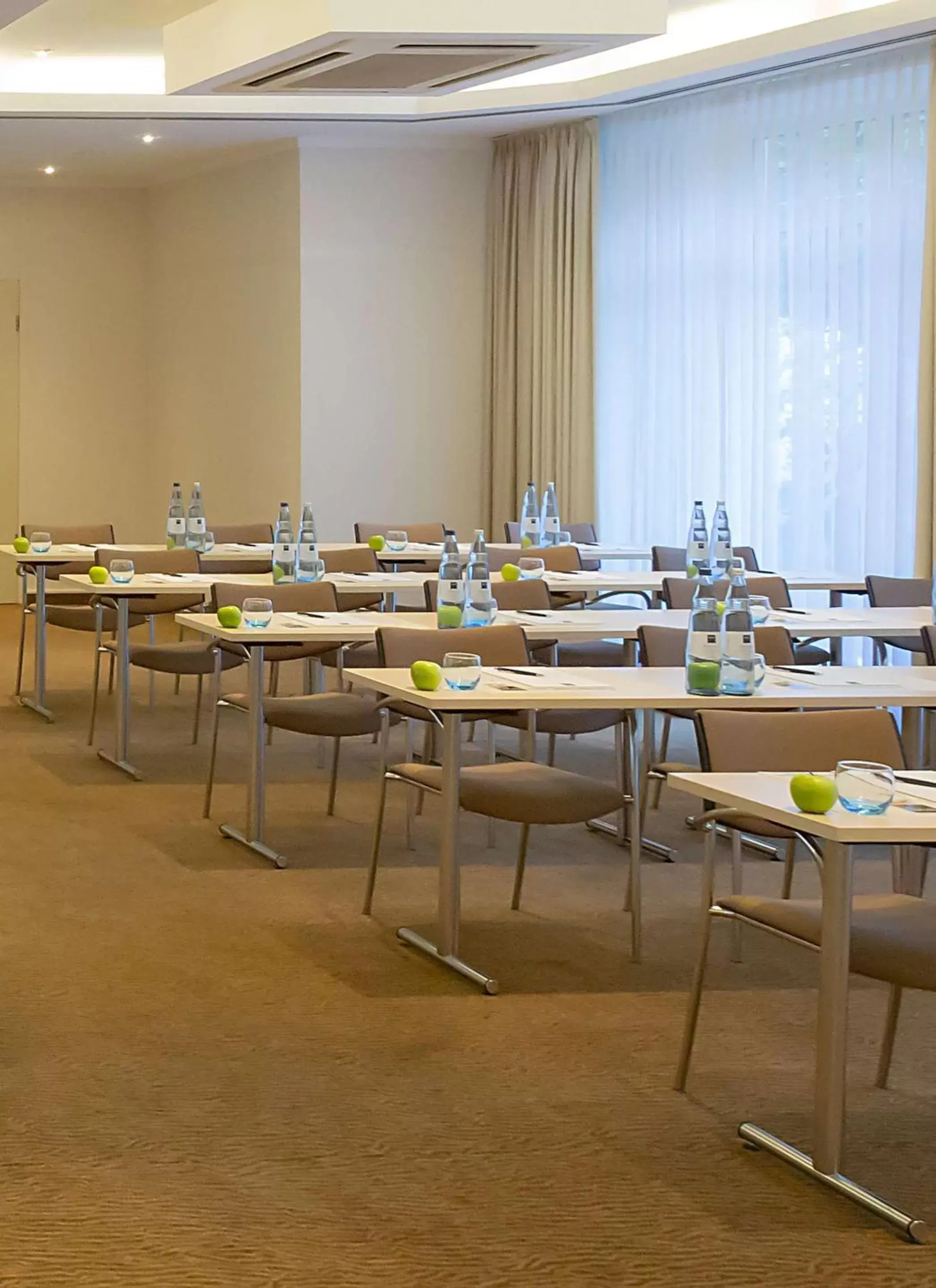 Meeting/conference room, Restaurant/Places to Eat in Dorint Hotel Würzburg