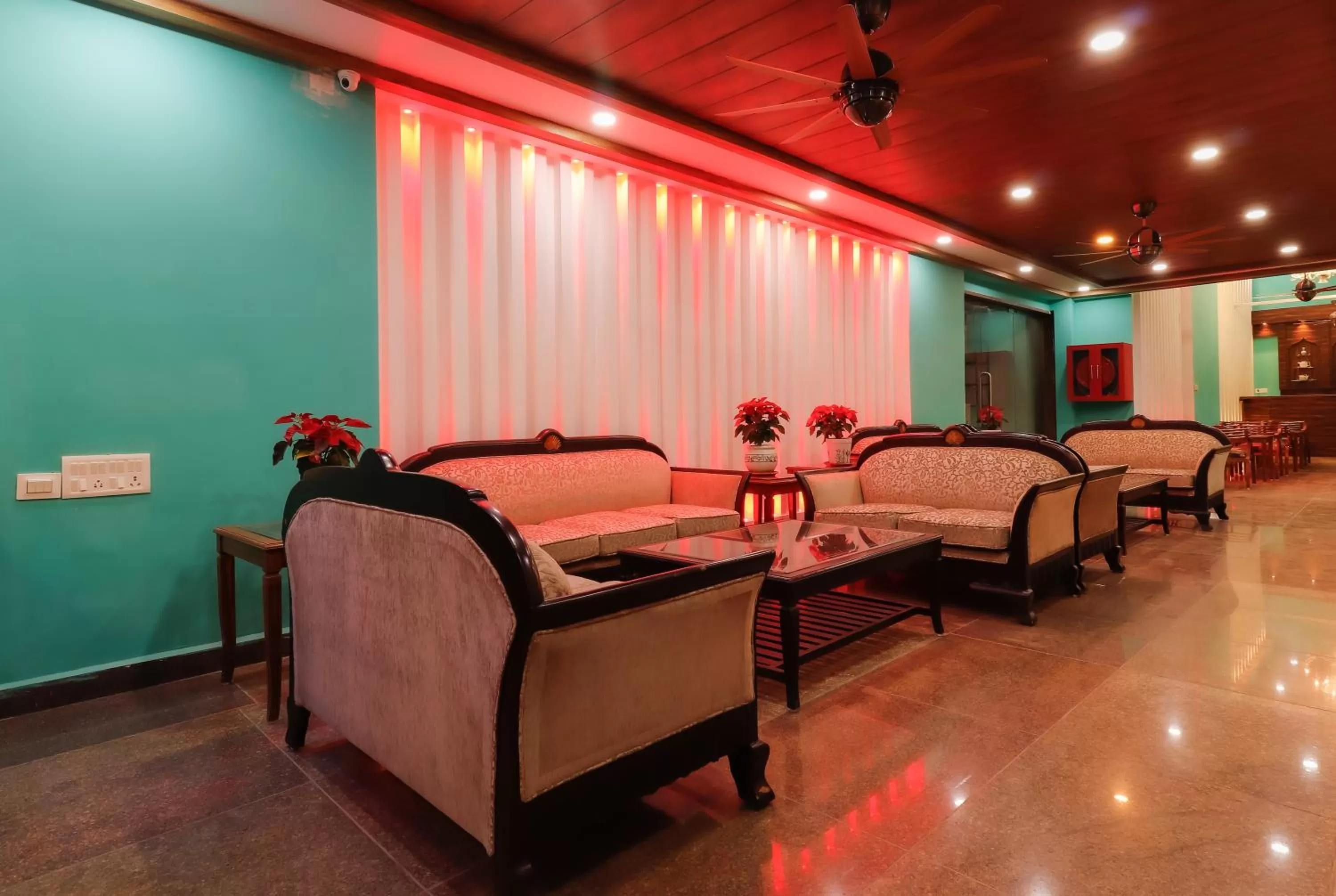 Seating area in Miranda Beach Resort Baga