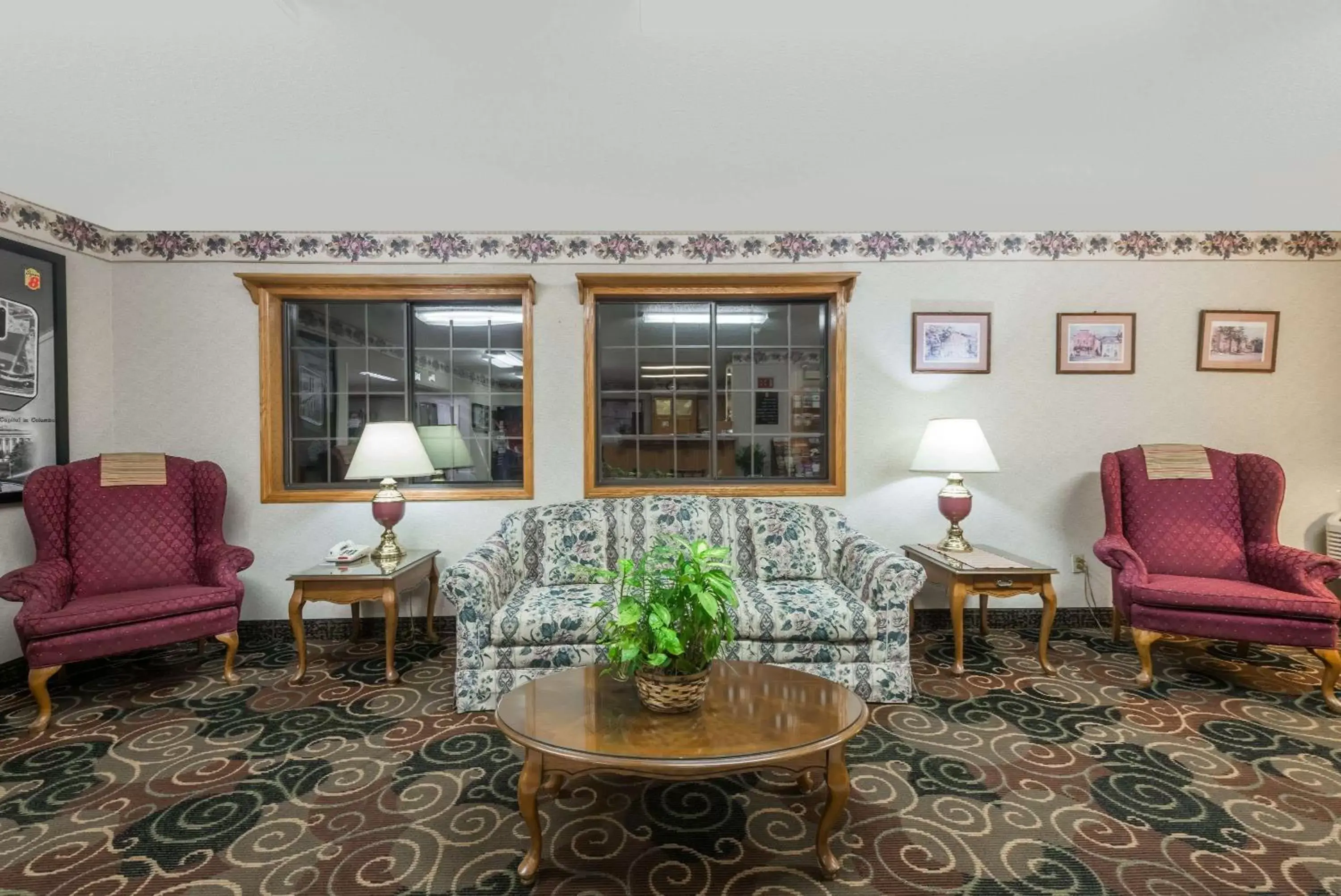 Lobby or reception, Seating Area in Super 8 by Wyndham Coshocton Roscoe Village