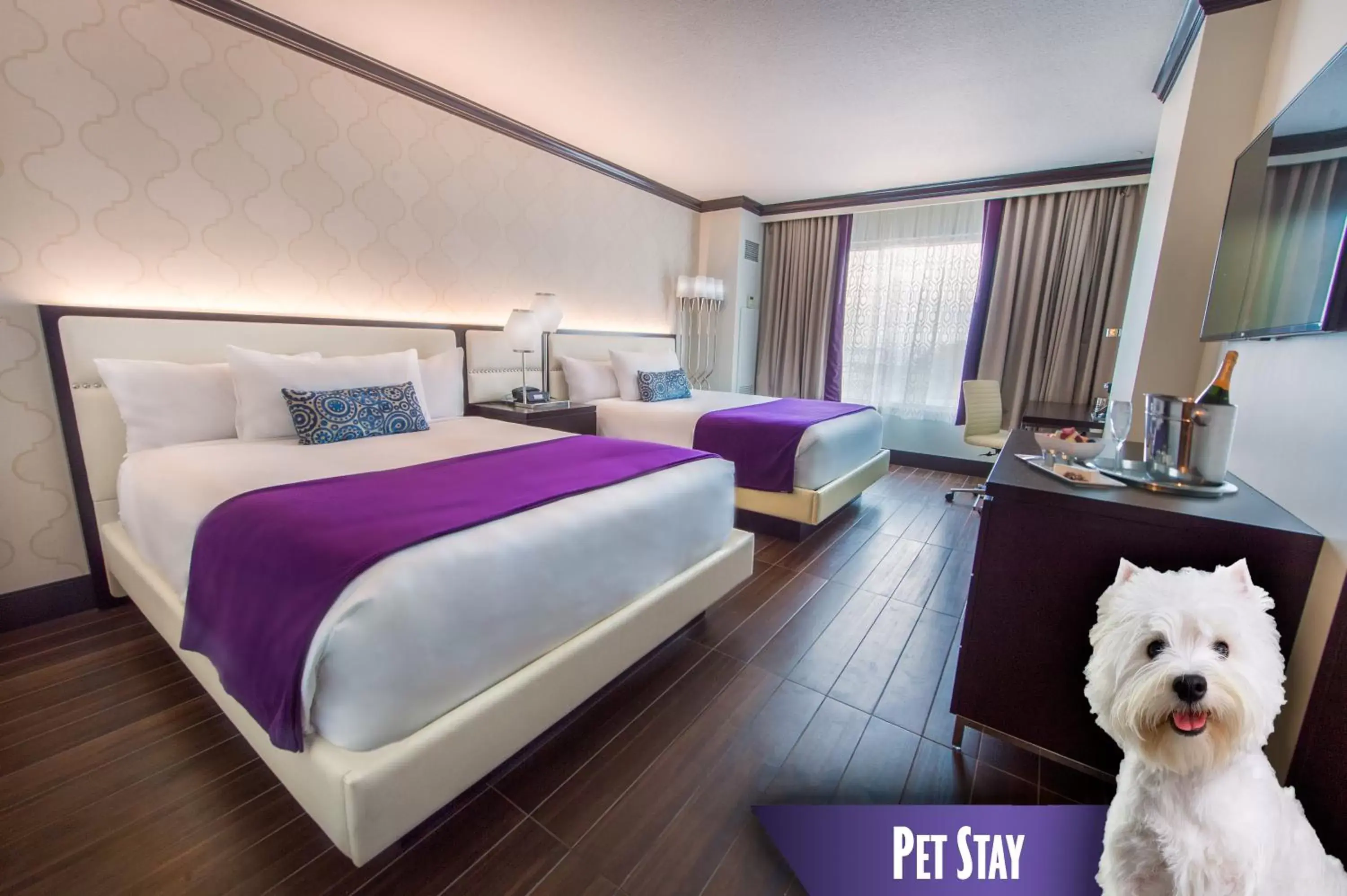 Bedroom, Bed in Harrah's Gulf Coast Hotel & Casino