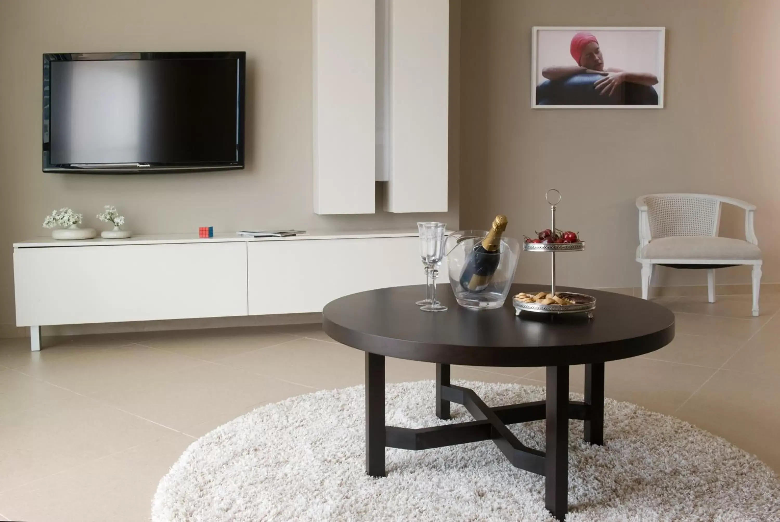 TV and multimedia, TV/Entertainment Center in Ramada Hotel & Suites by Wyndham Netanya