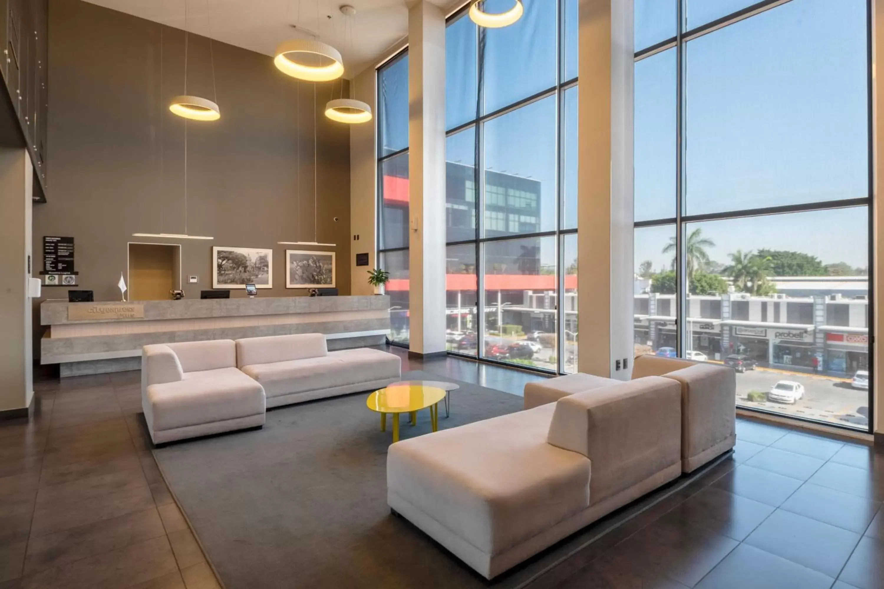 Lobby or reception, Seating Area in City Express Plus by Marriott Guadalajara Palomar