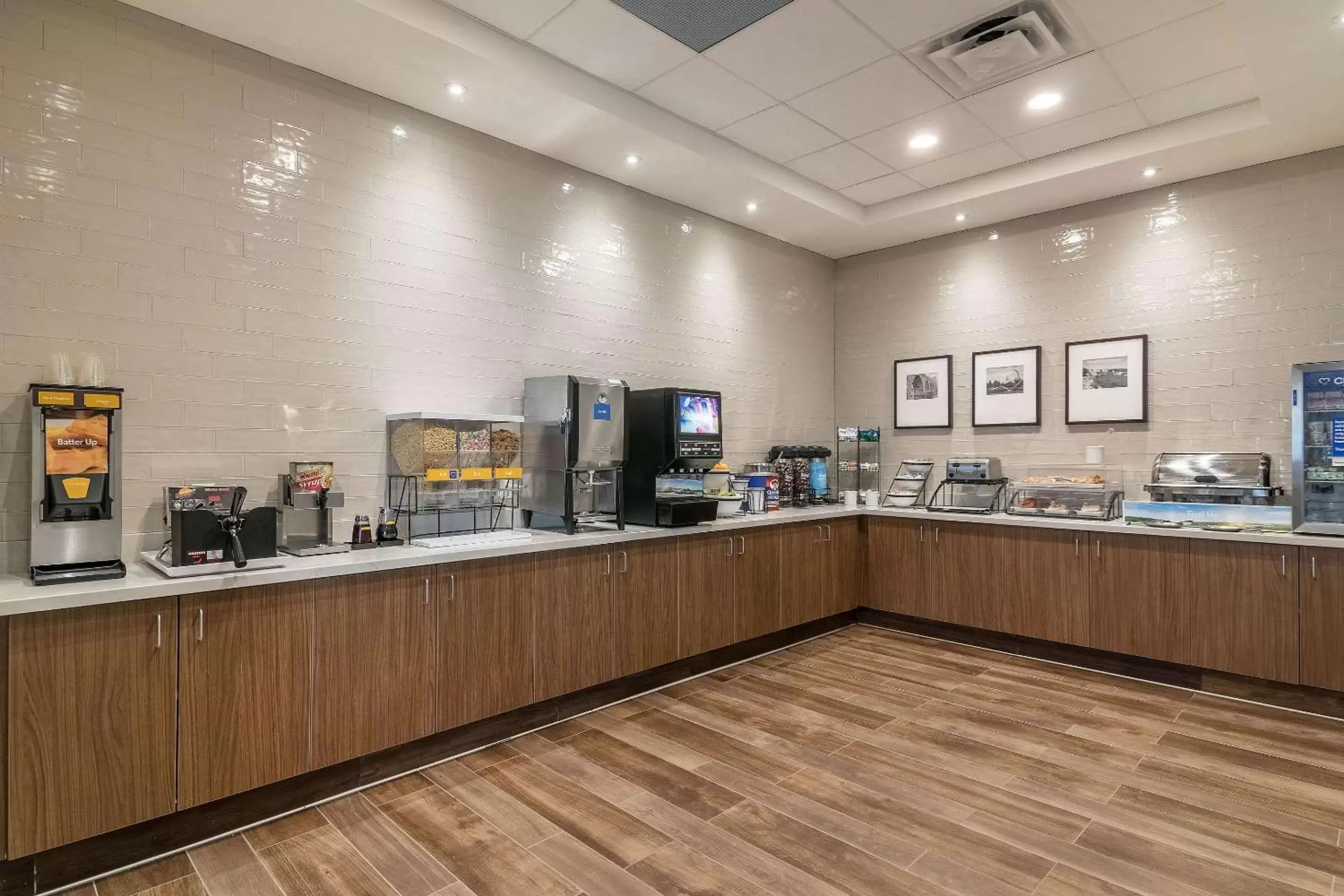 Restaurant/Places to Eat in Comfort Inn Plymouth-Minneapolis