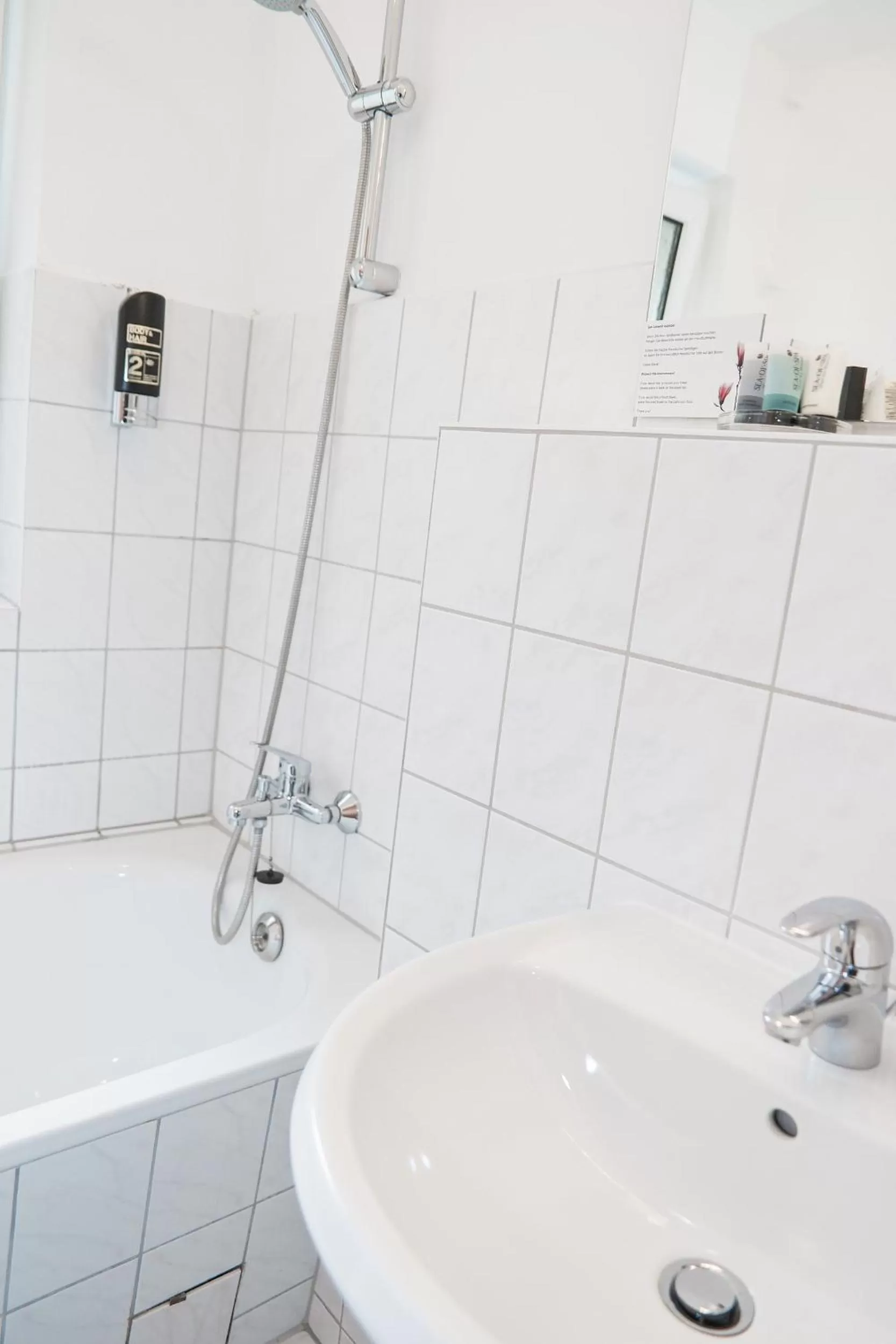 Decorative detail in Les Nations