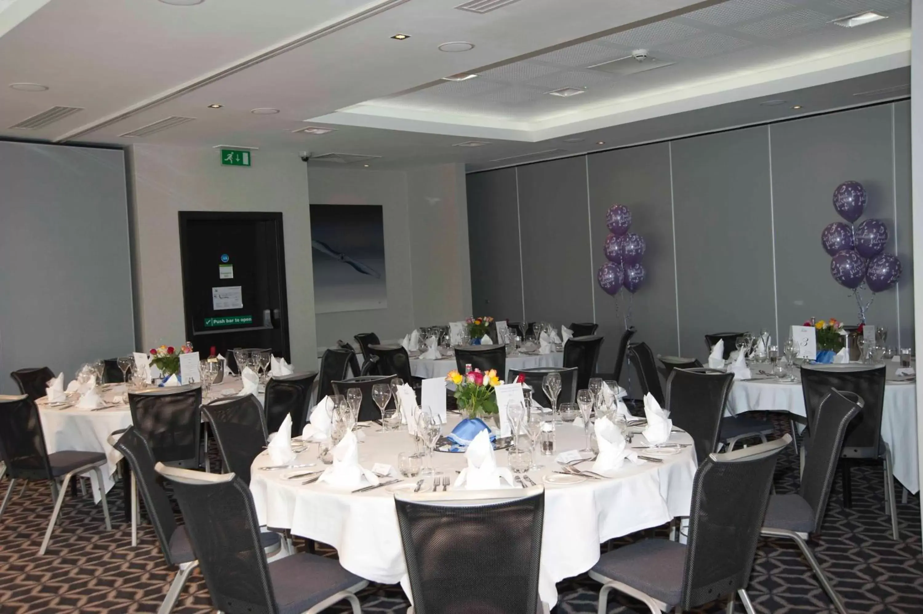 Banquet/Function facilities, Restaurant/Places to Eat in Holiday Inn Southend, an IHG Hotel