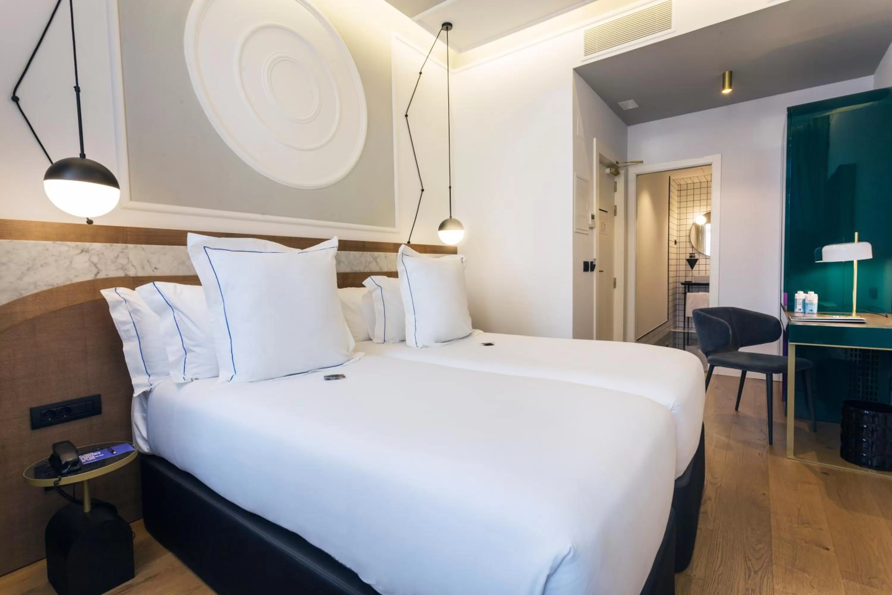 Bed in One Shot Fortuny