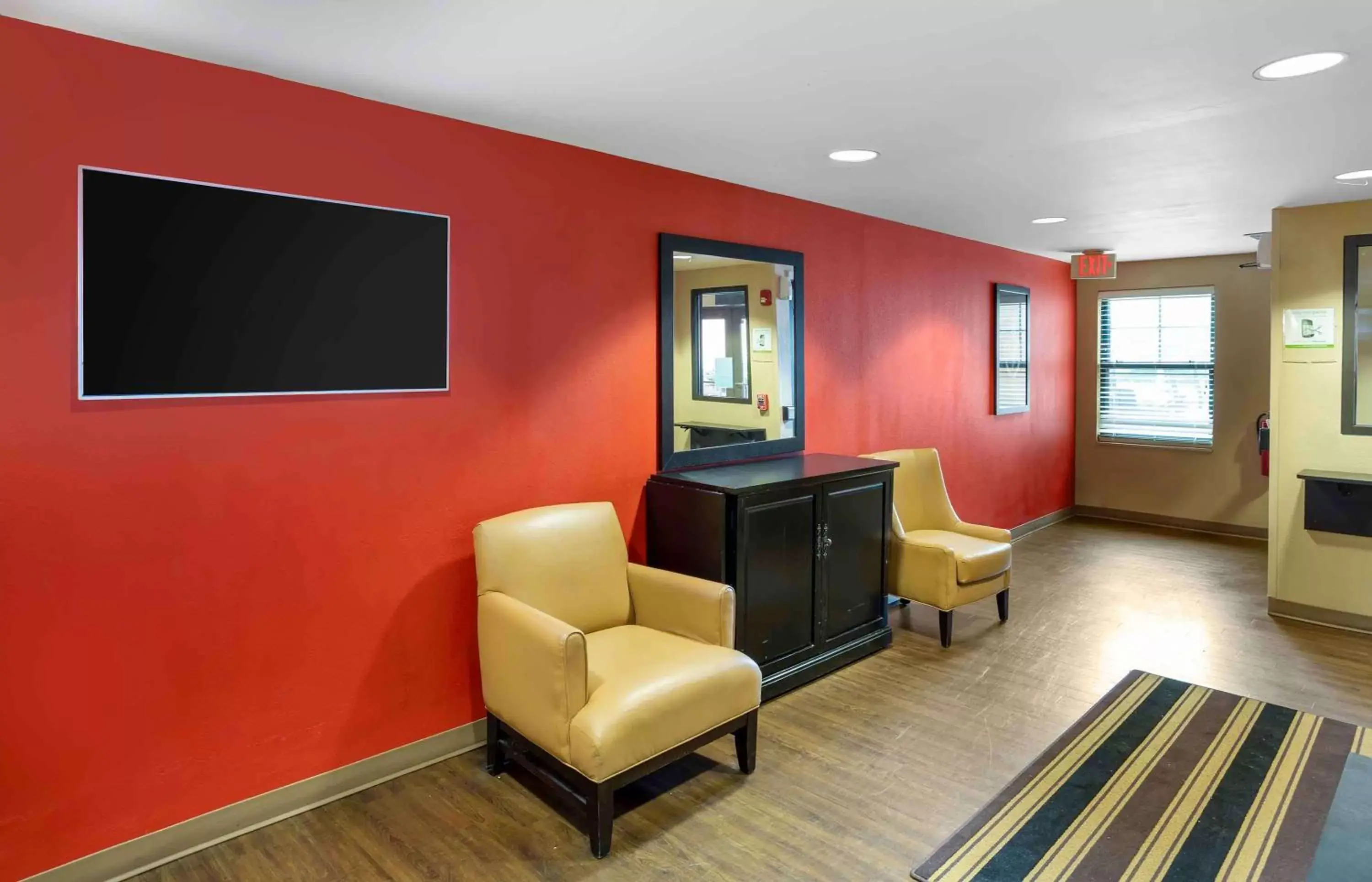 Lobby or reception, TV/Entertainment Center in Extended Stay America Suites - Meadowlands - Rutherford