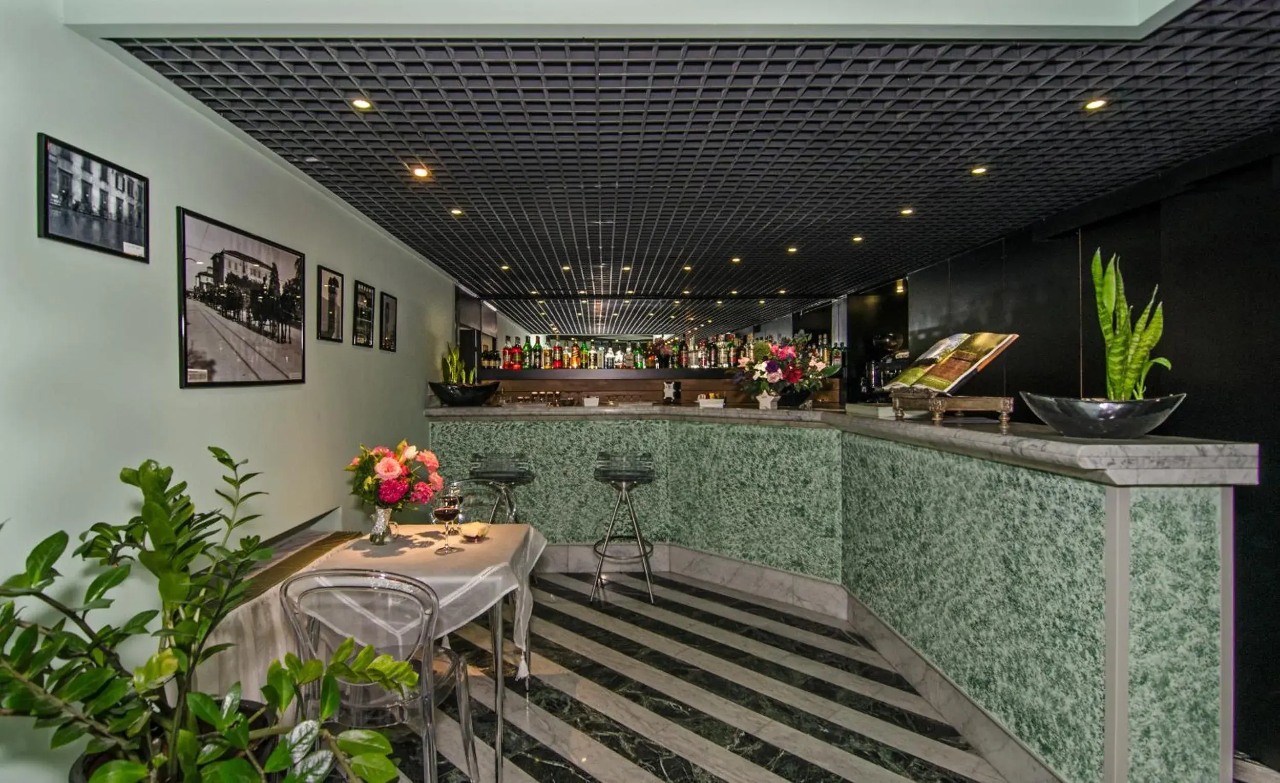 Lounge or bar, Restaurant/Places to Eat in Hotel Rex