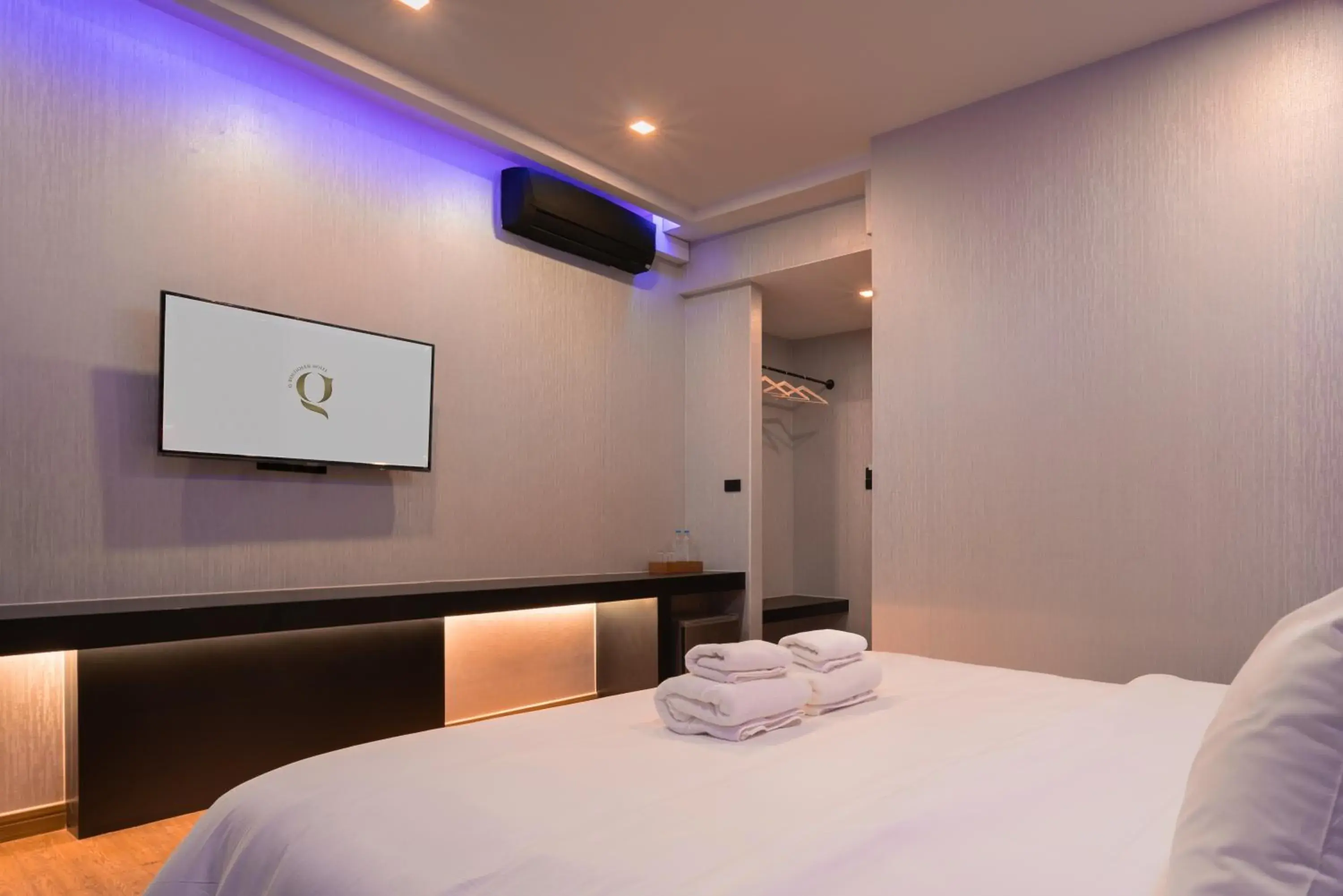 Bed in G Boutique Hotel