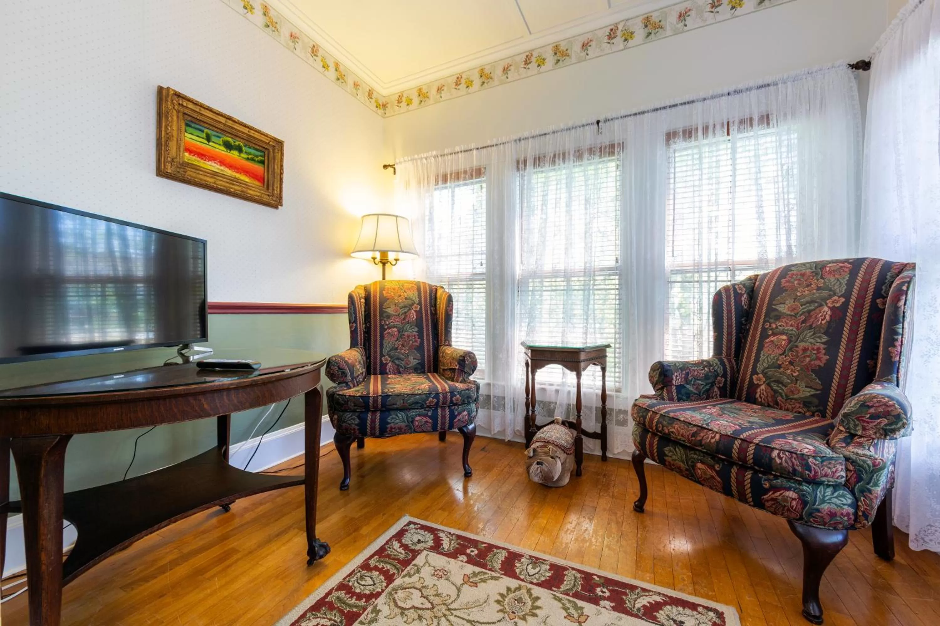 Seating Area in The Elmhurst Inn