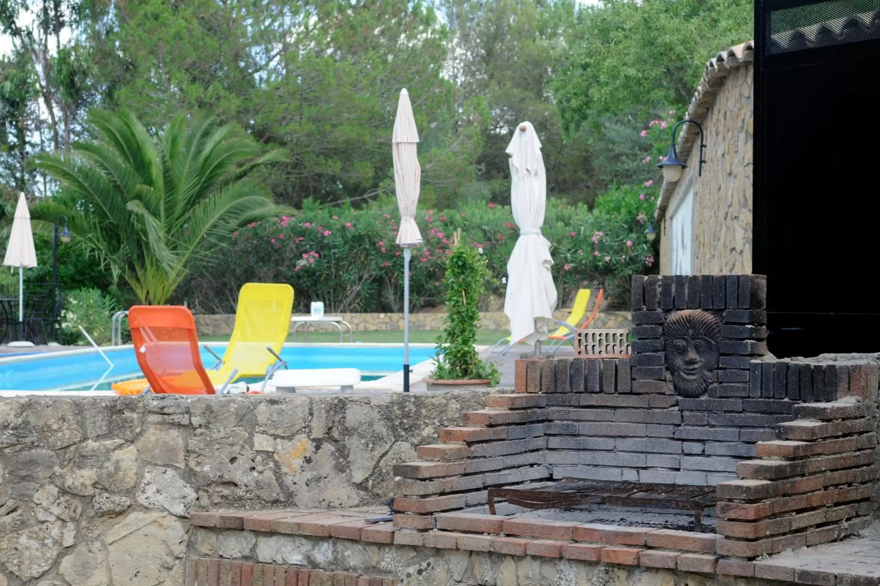 BBQ facilities, Swimming Pool in B&B Villa Bentivoglio