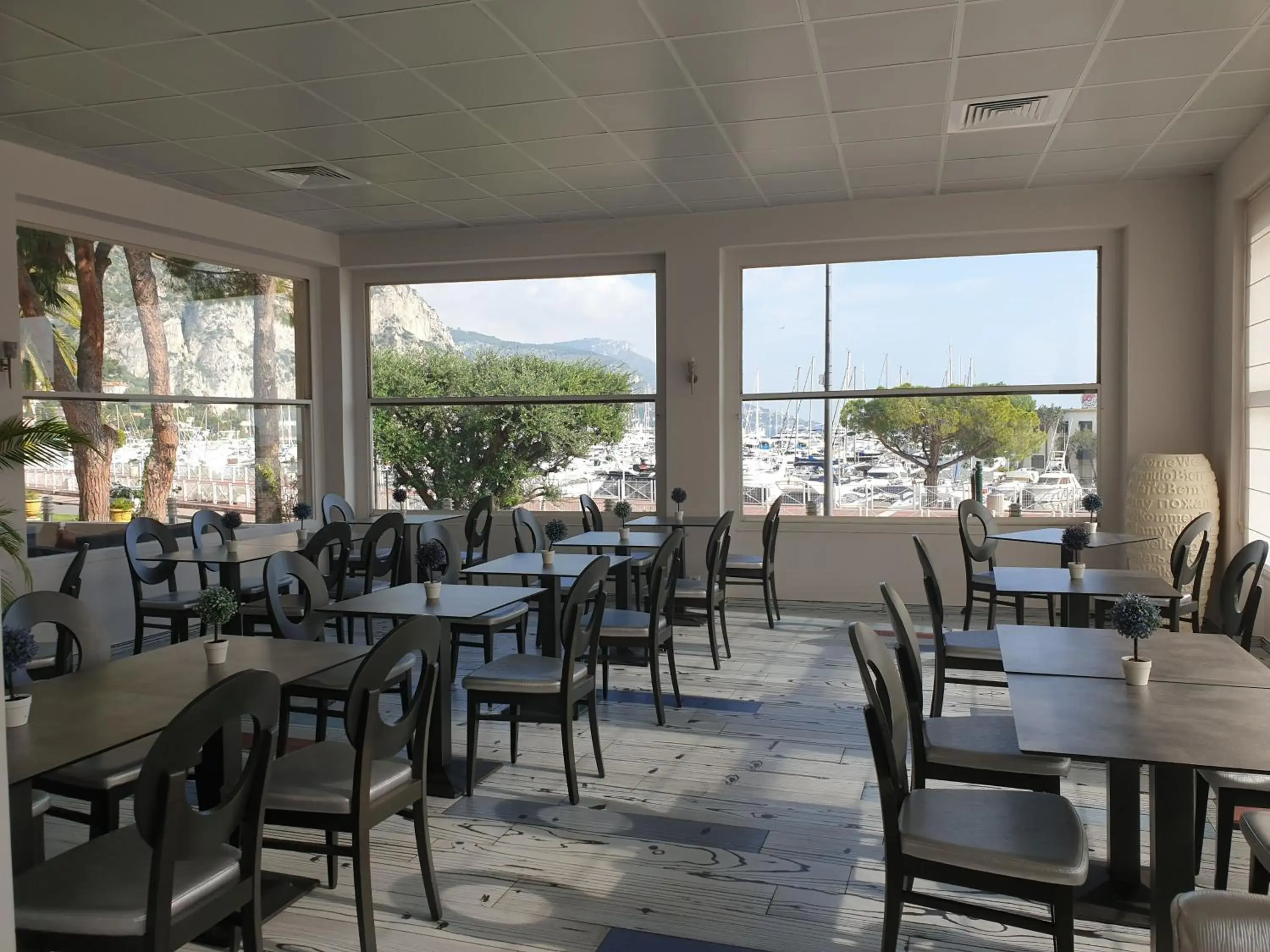 Breakfast, Restaurant/Places to Eat in The Originals City, Hotel Frisia, Beaulieu-sur-Mer (Inter-Hotel)