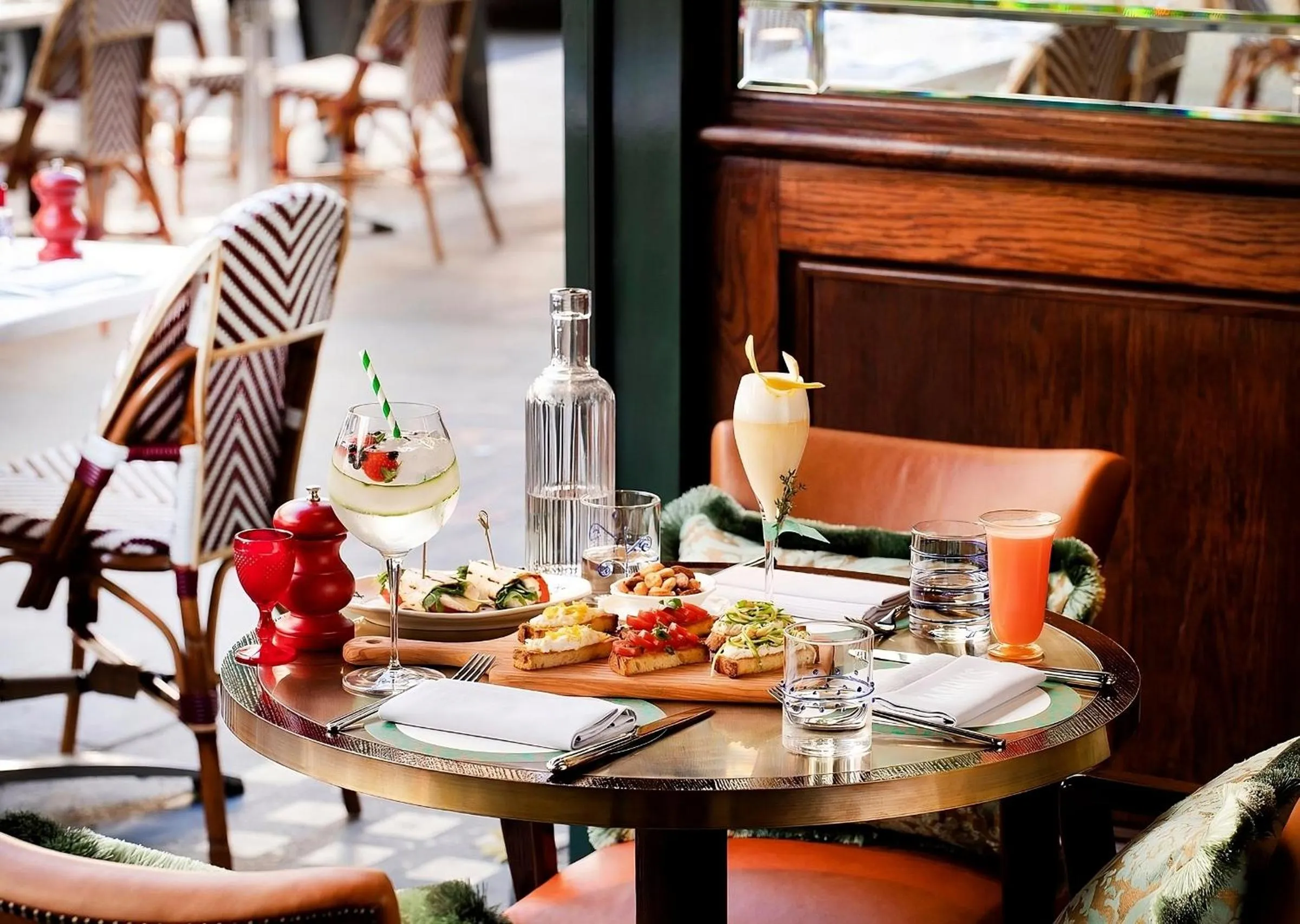 Restaurant/places to eat in Bond Street Serviced Apartment