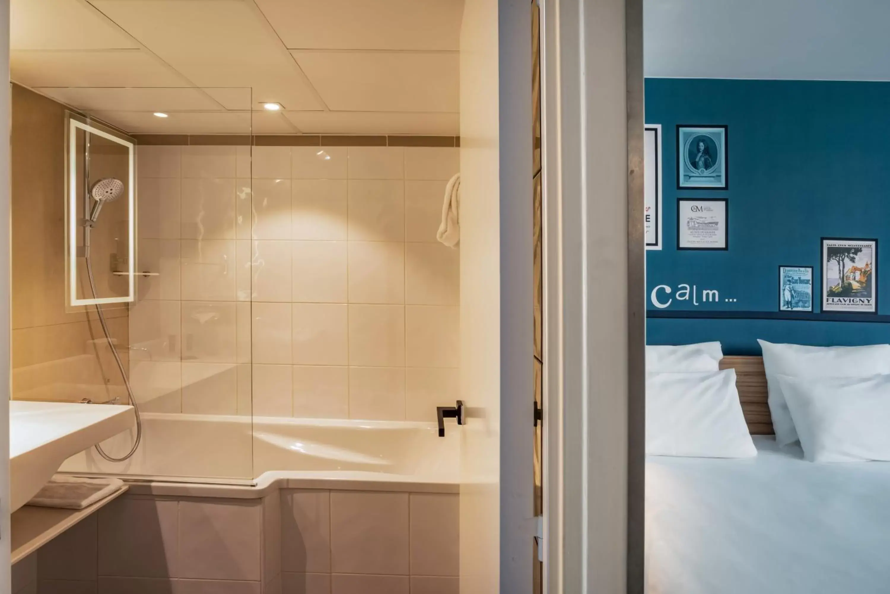 Bathroom in Novotel Beaune