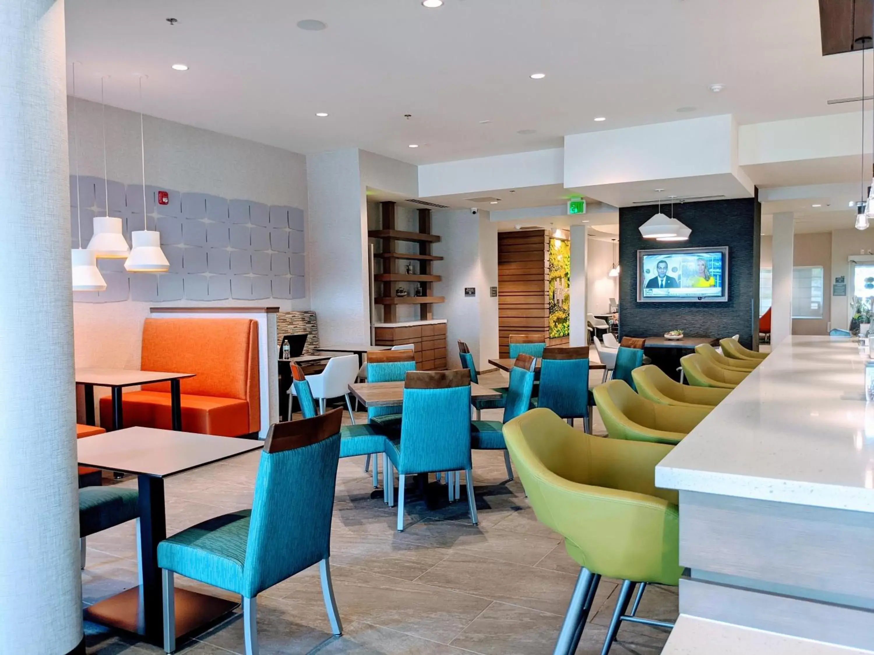 Restaurant/places to eat, Lounge/Bar in Even Hotels Denver Tech Center-Englewood, an IHG Hotel