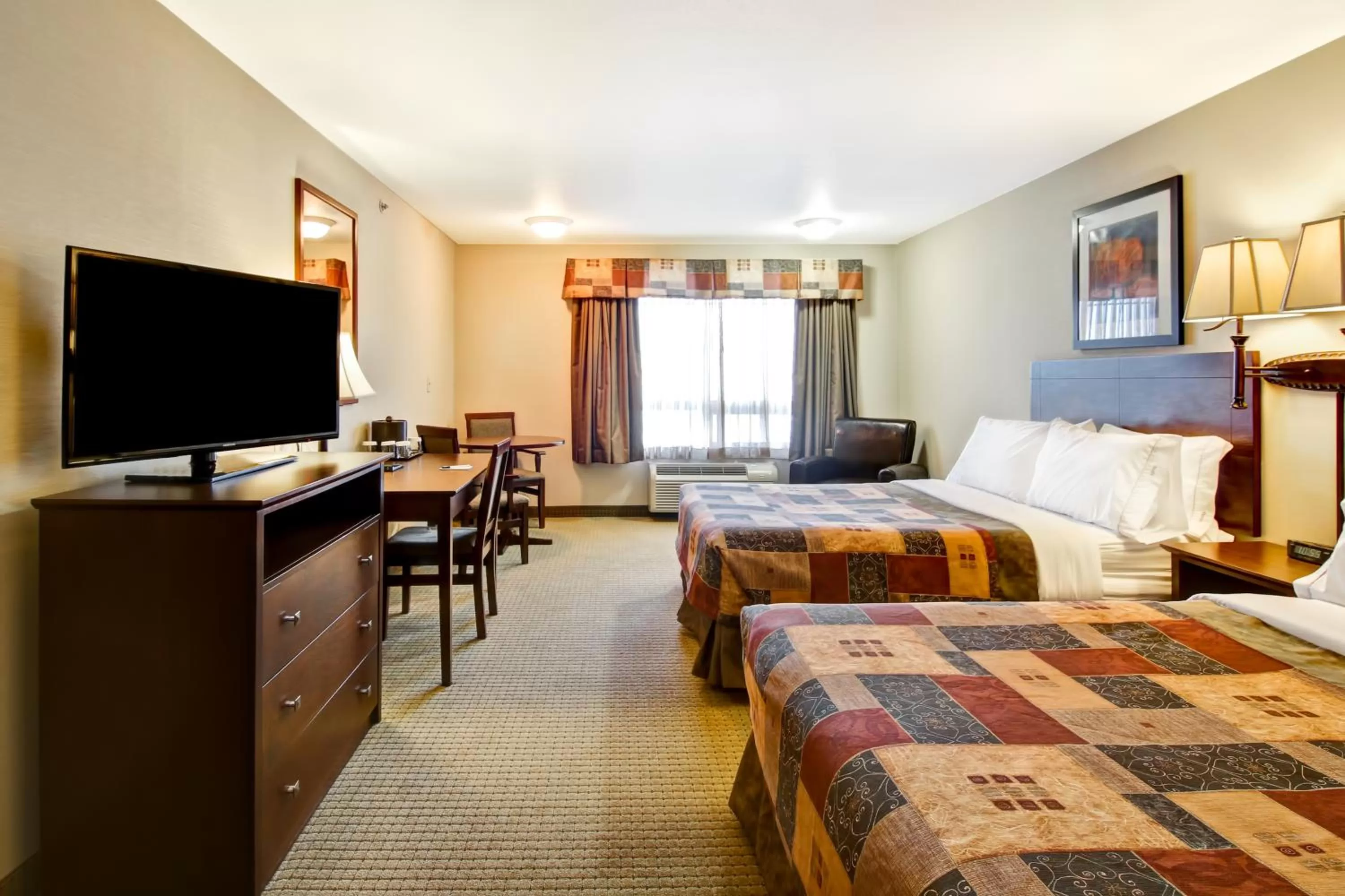 Photo of the whole room, Bed in Canalta Camrose