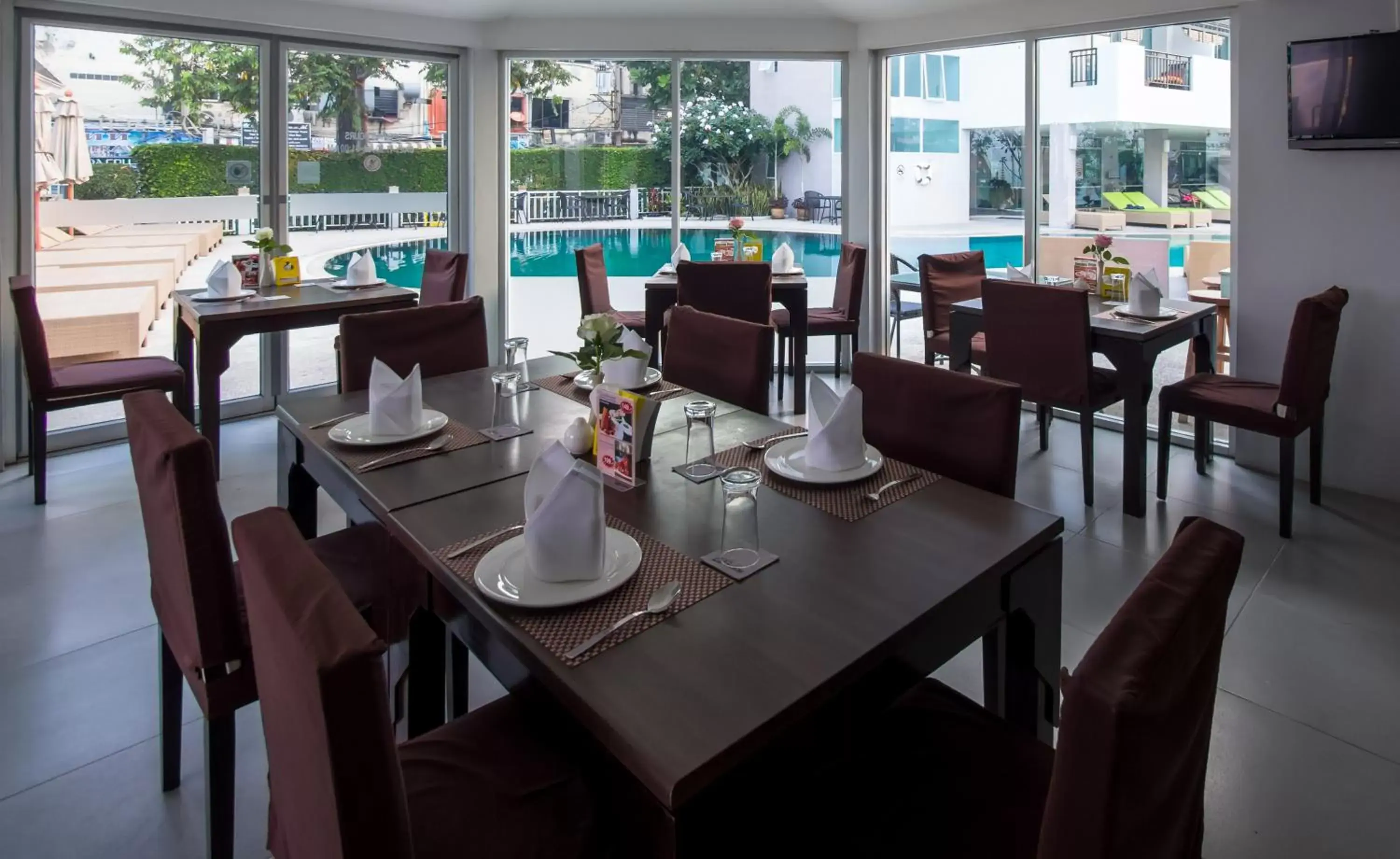 Restaurant/Places to Eat in Pattaya Discovery Beach Hotel - SHA Extra Plus