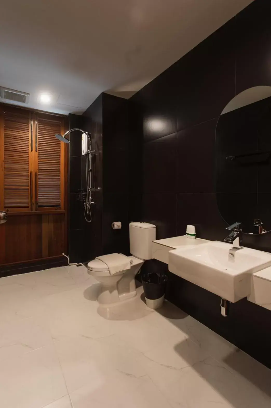 Bathroom in House Of Papa Bangkok Siam