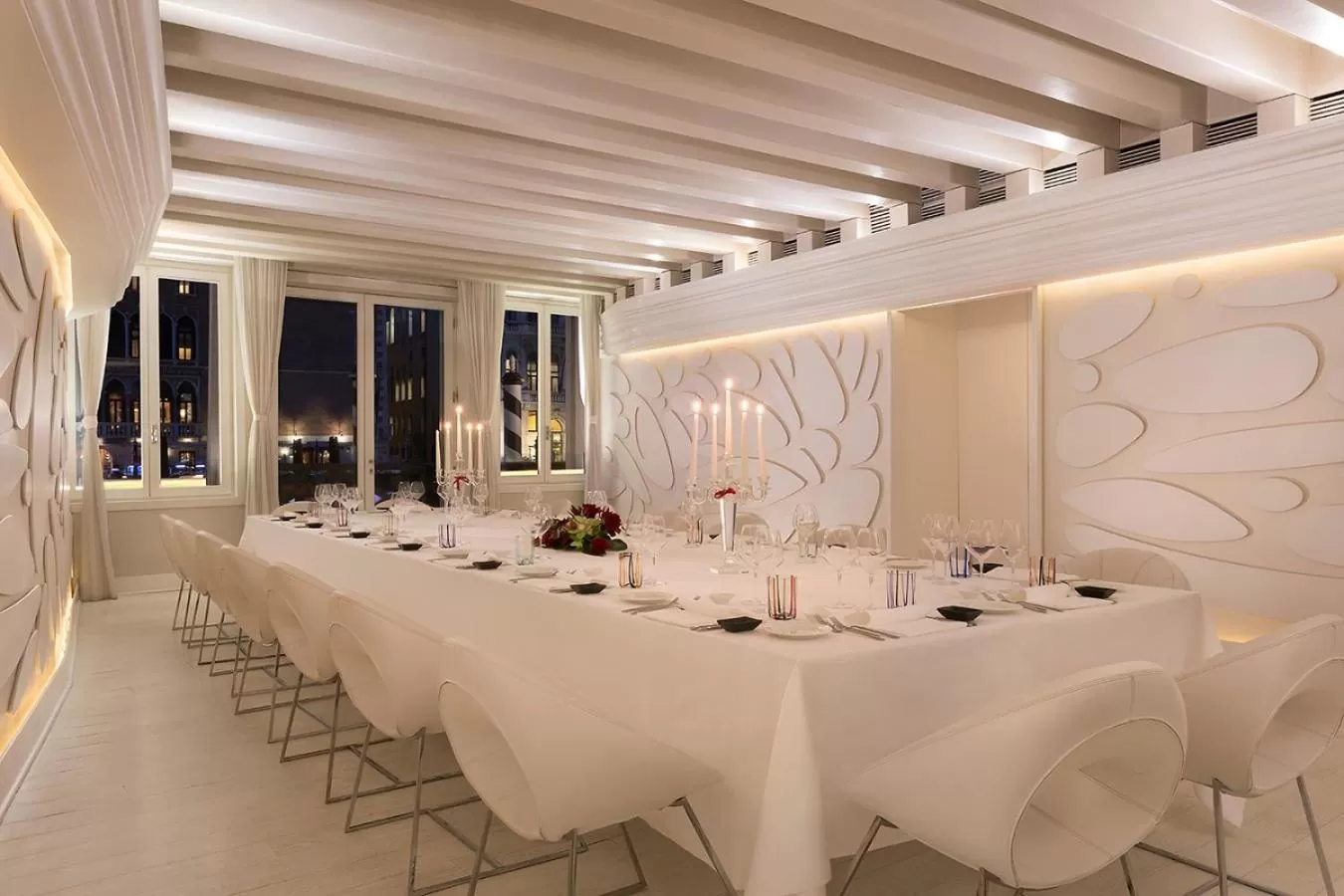 Restaurant/places to eat in Sina Centurion Palace