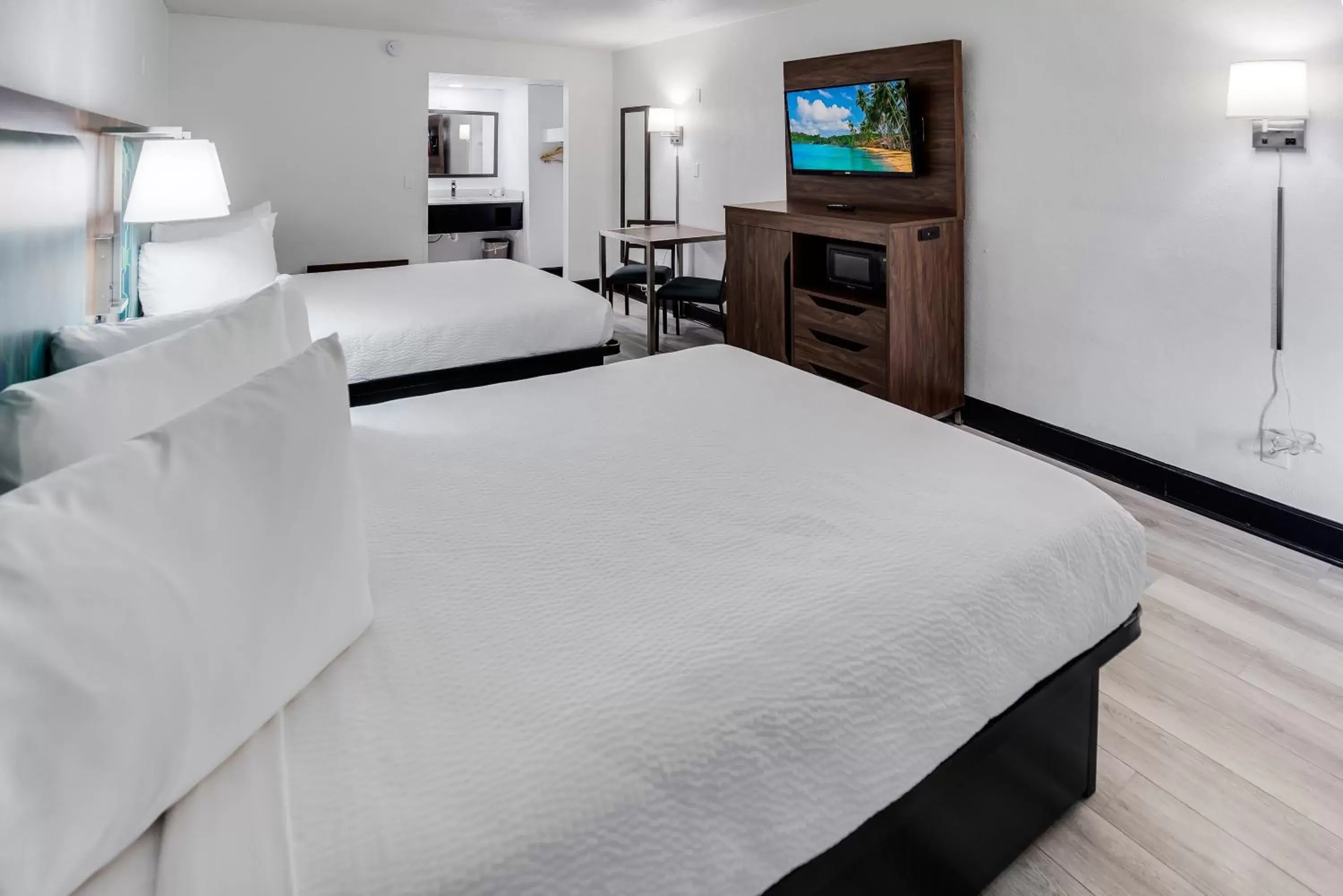 Bedroom, Bed in Blu Atlantic Hotel & Suites