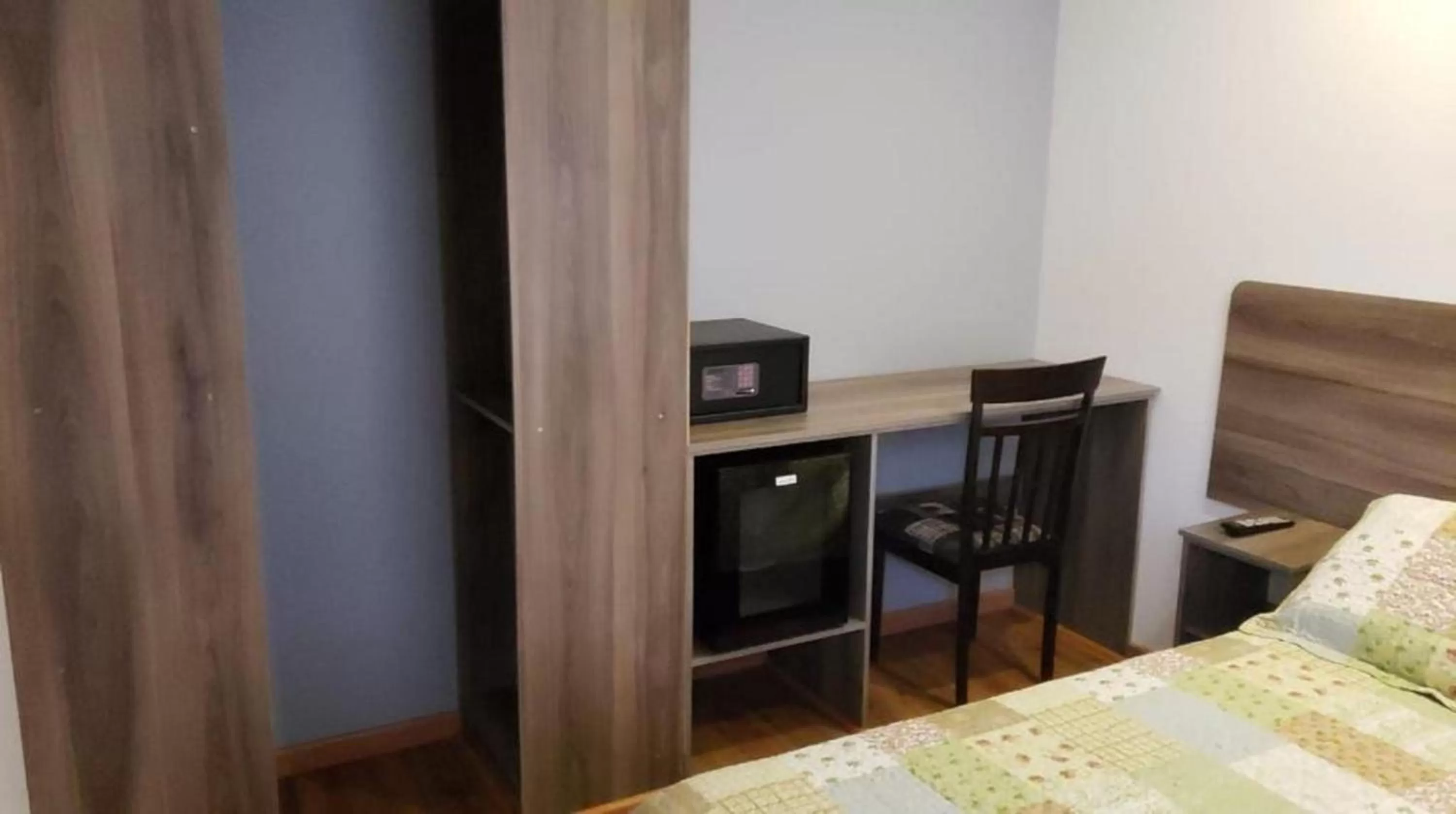 Other, TV/Entertainment Center in Hotel Amaru Express