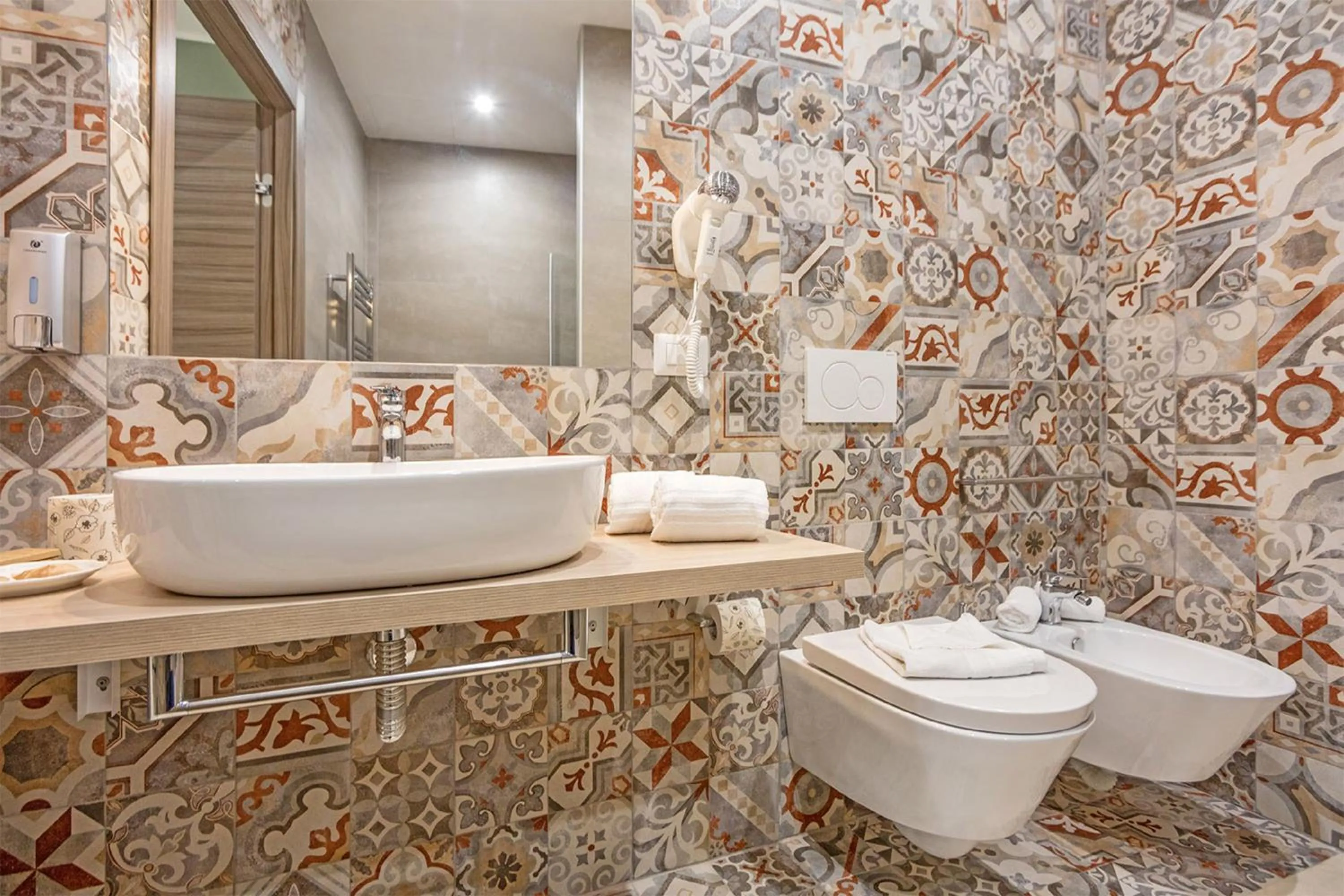 Bathroom in San Giorgio Palace Hotel Ragusa Ibla