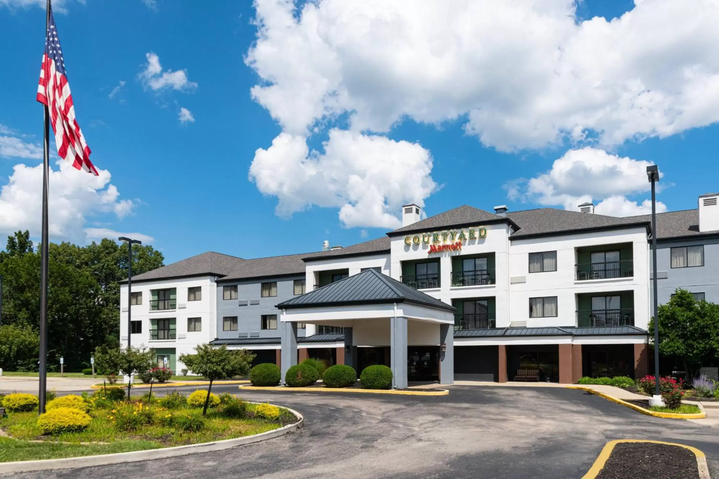 Property Building in Courtyard by Marriott Columbus Tipton Lakes