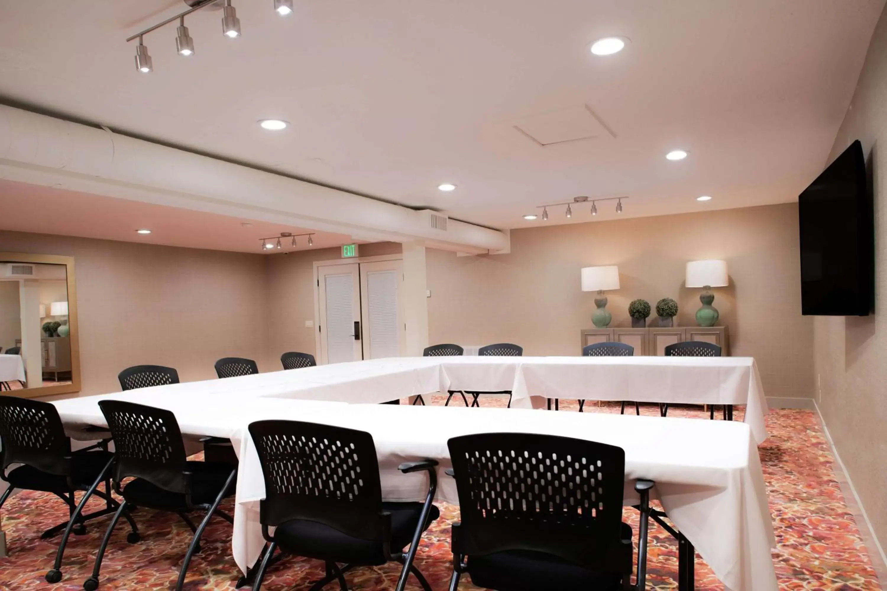 Meeting/conference room in Cliffrose Springdale, Curio Collection By Hilton