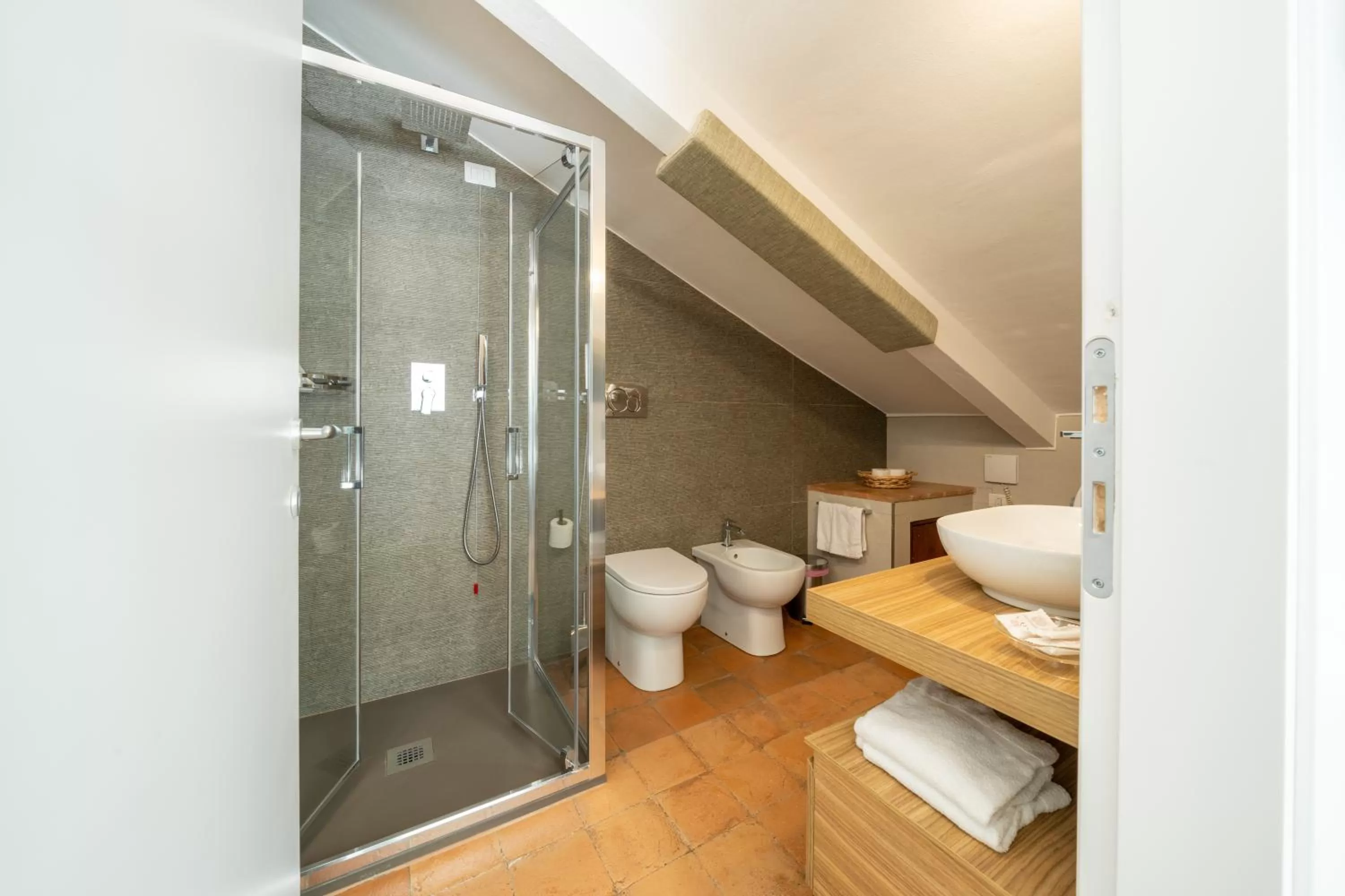 Shower in Affittacamere Valentina