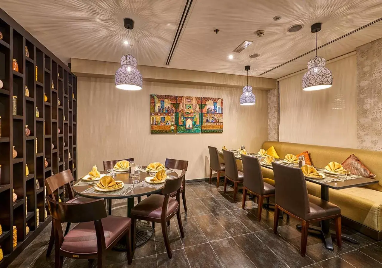 Restaurant/Places to Eat in Ramada Hotel, Suites and Apartments by Wyndham Dubai JBR
