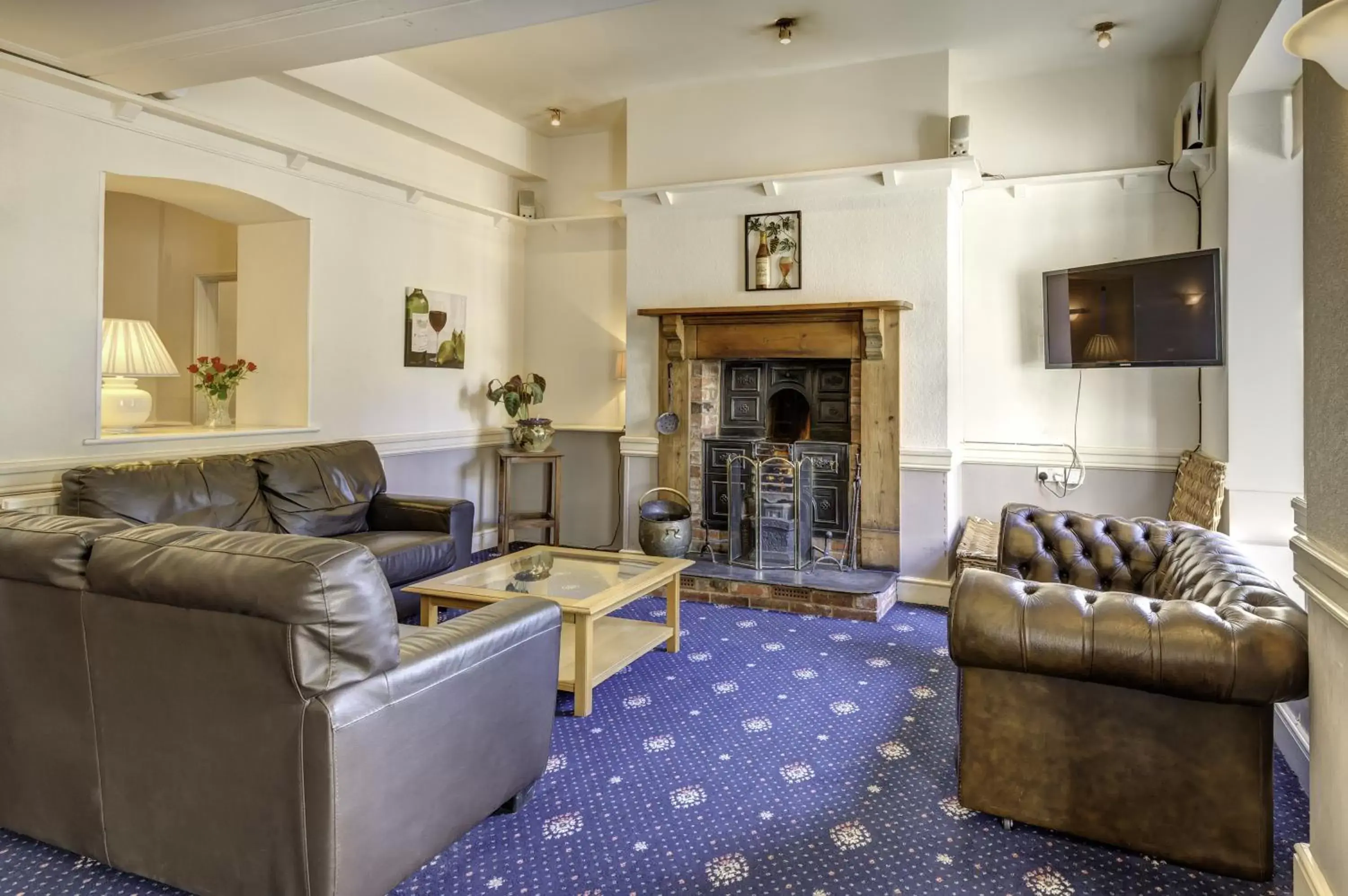 Lounge or bar, Seating Area in Best Western The Royal Chase Hotel