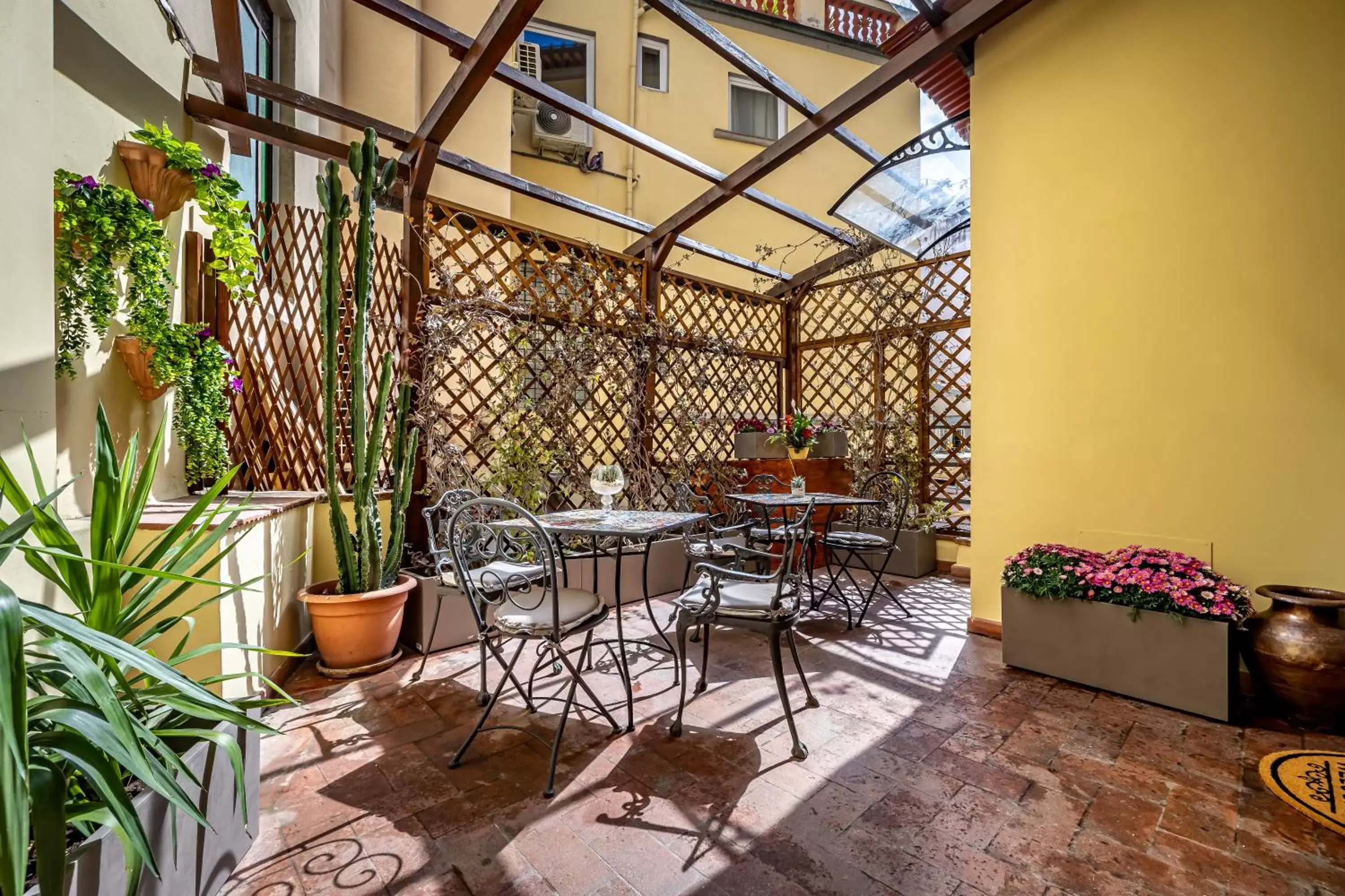 Balcony/Terrace in Maison Pitti Florence