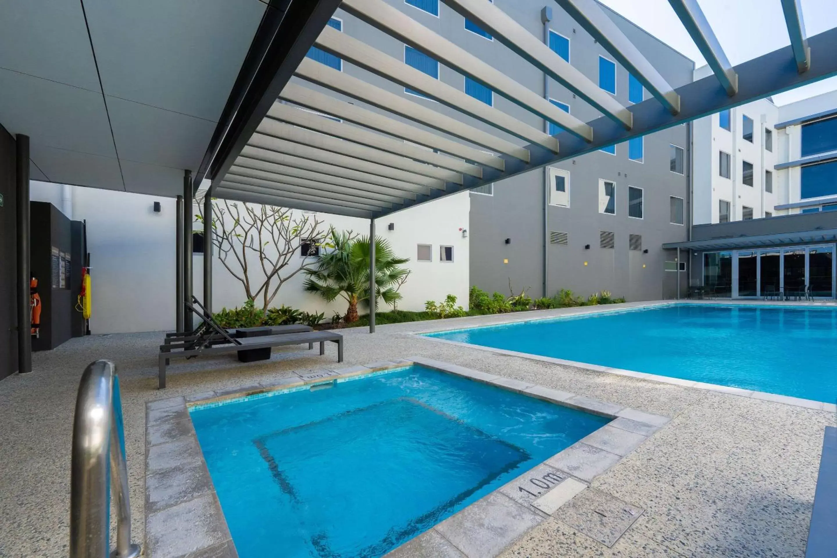 Swimming Pool in Ingot Hotel Perth, Ascend Hotel Collection