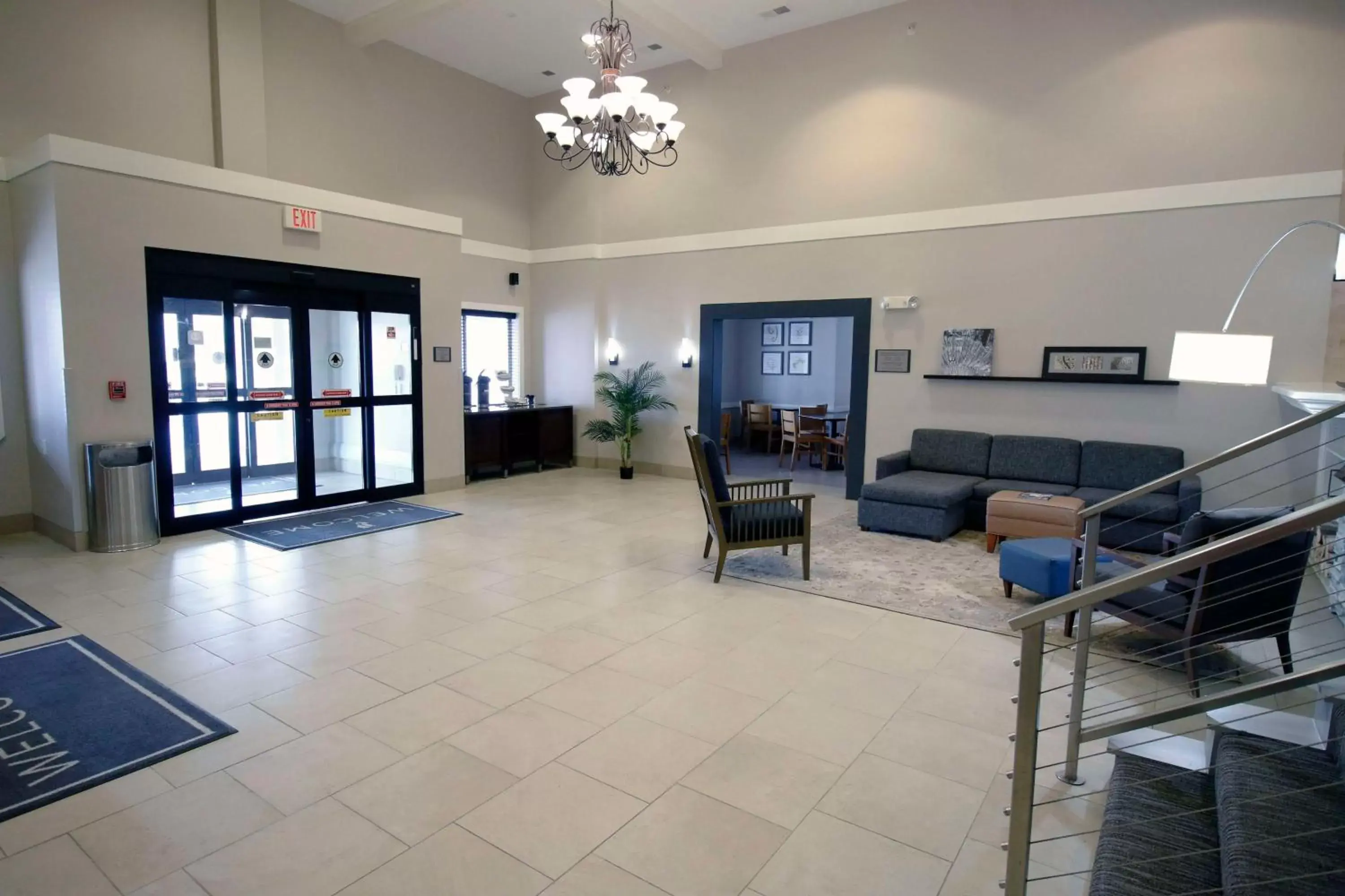 Lobby or reception, Seating Area in Country Inn & Suites by Radisson, Council Bluffs, IA