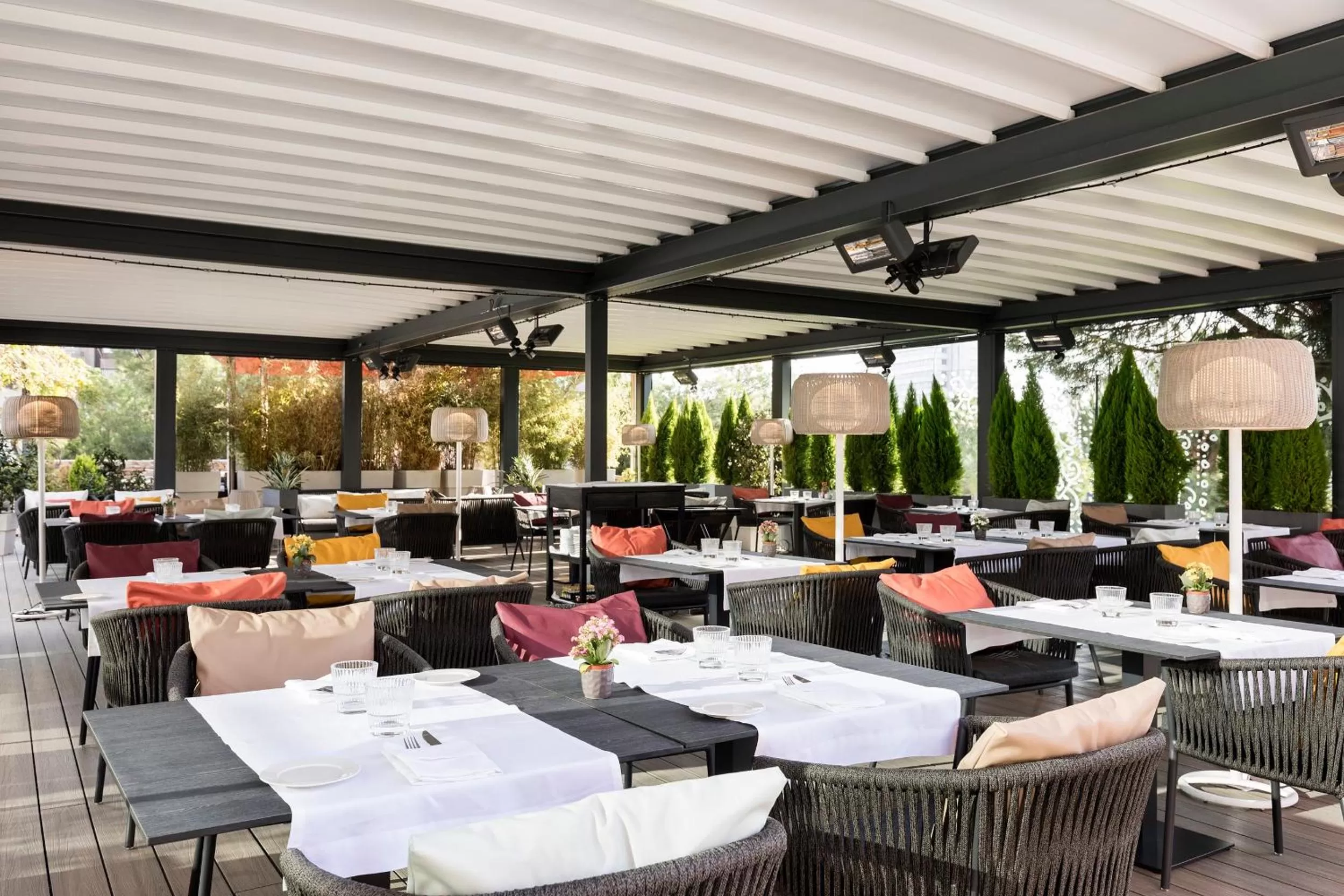 Food and drinks in Hotel Puerta America