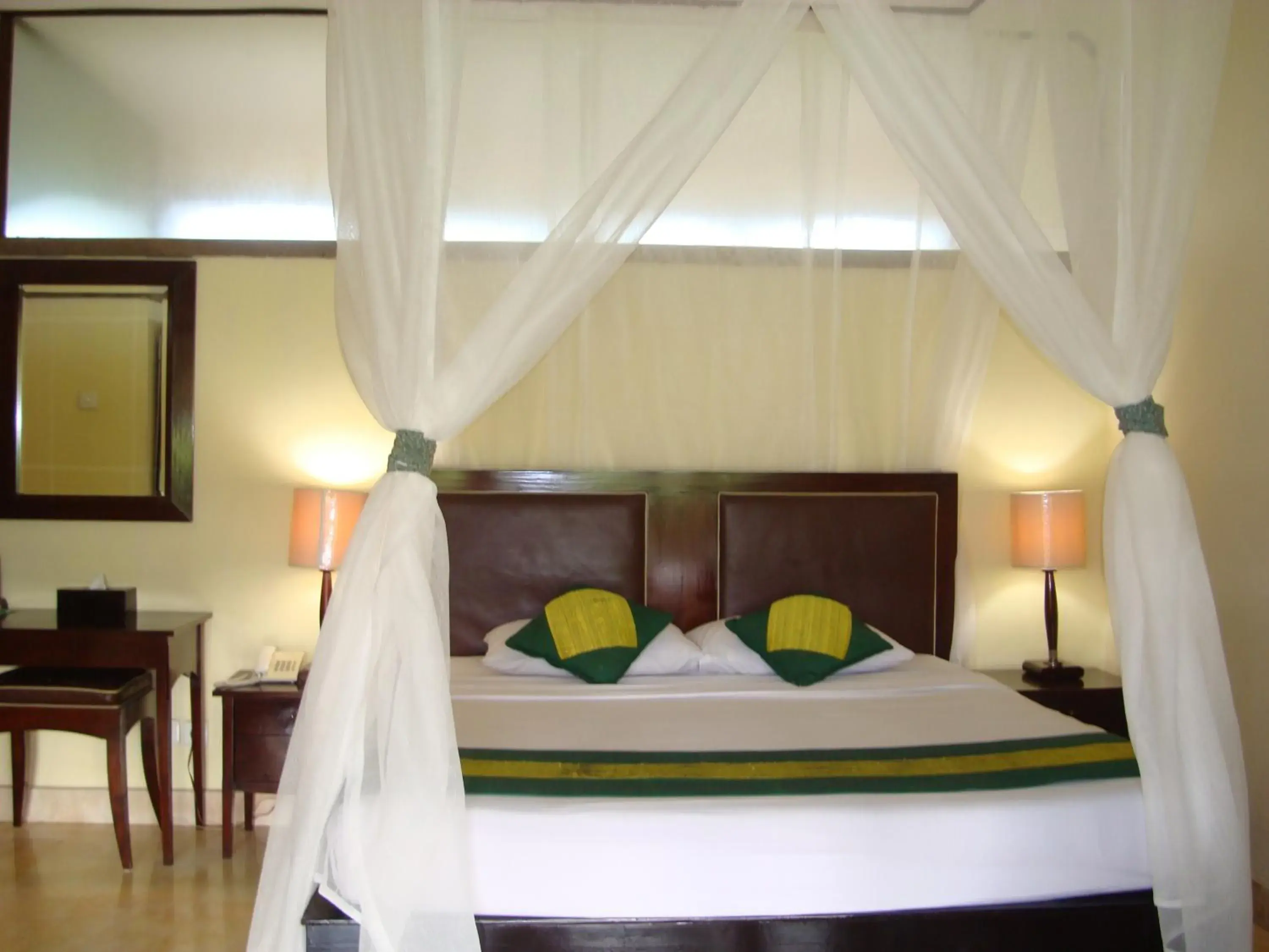 Bed in Anini Raka Resort & Spa