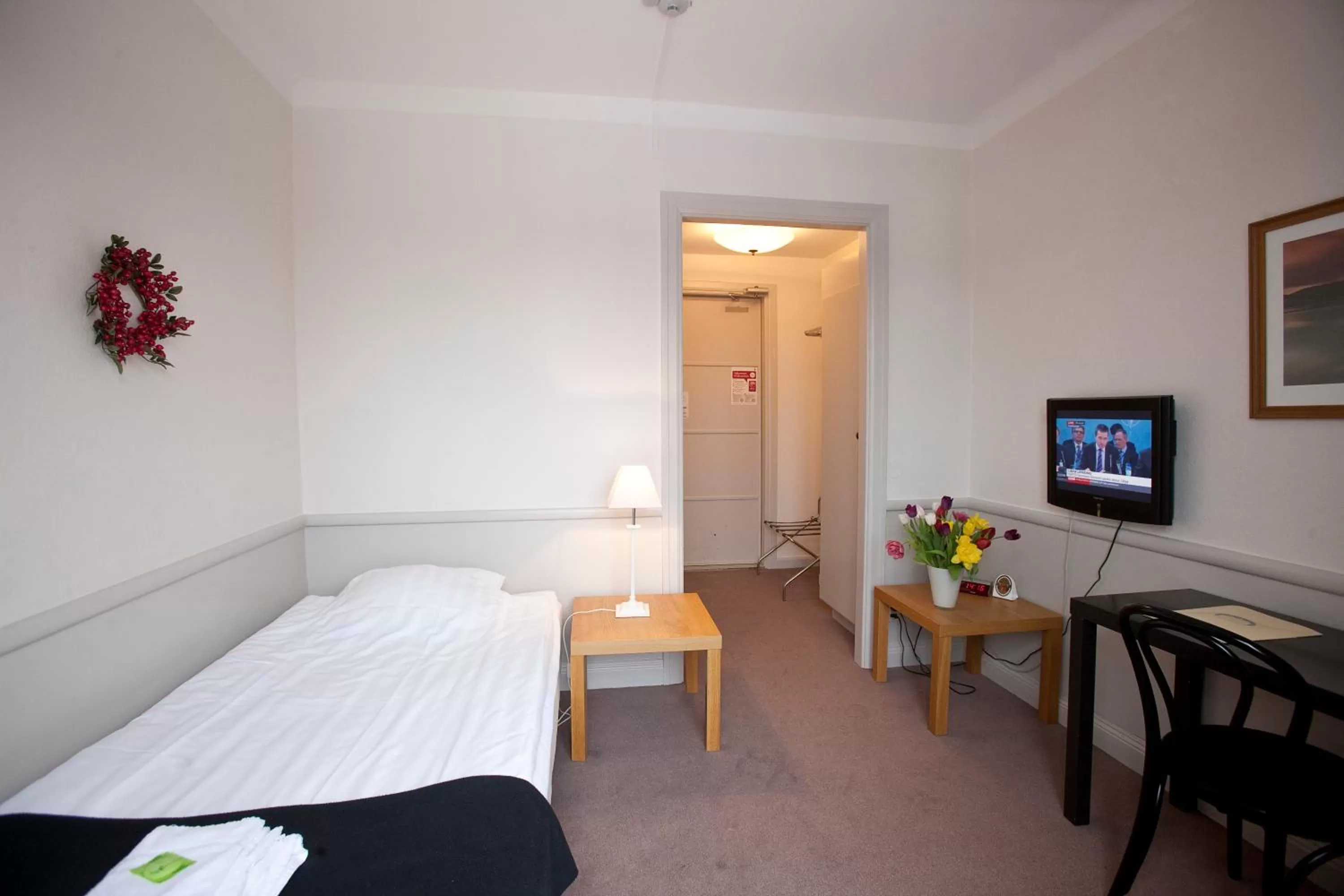 Photo of the whole room, Bed in Insjöns Hotell