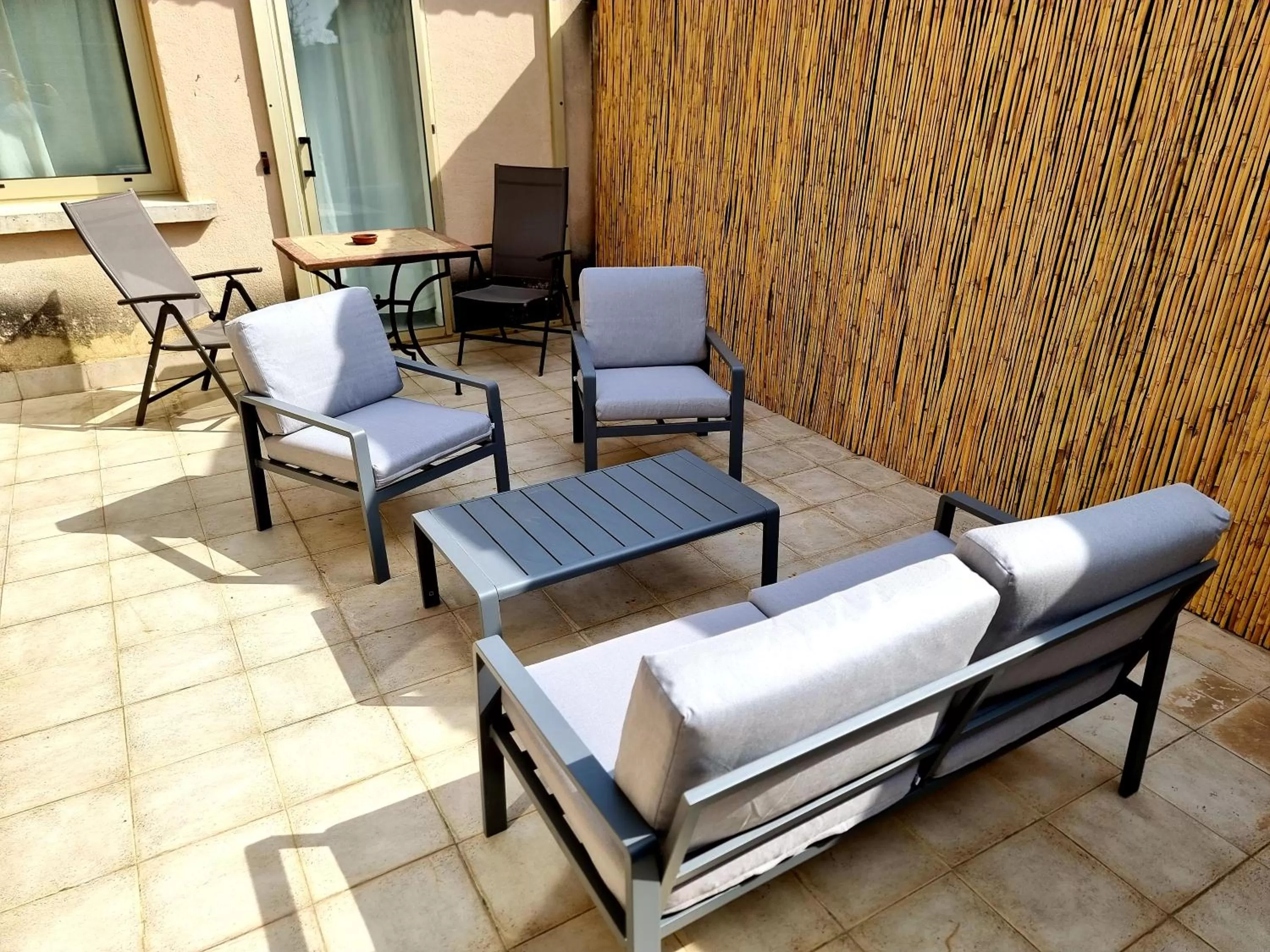 Patio, Seating Area in Castillon Des Baux
