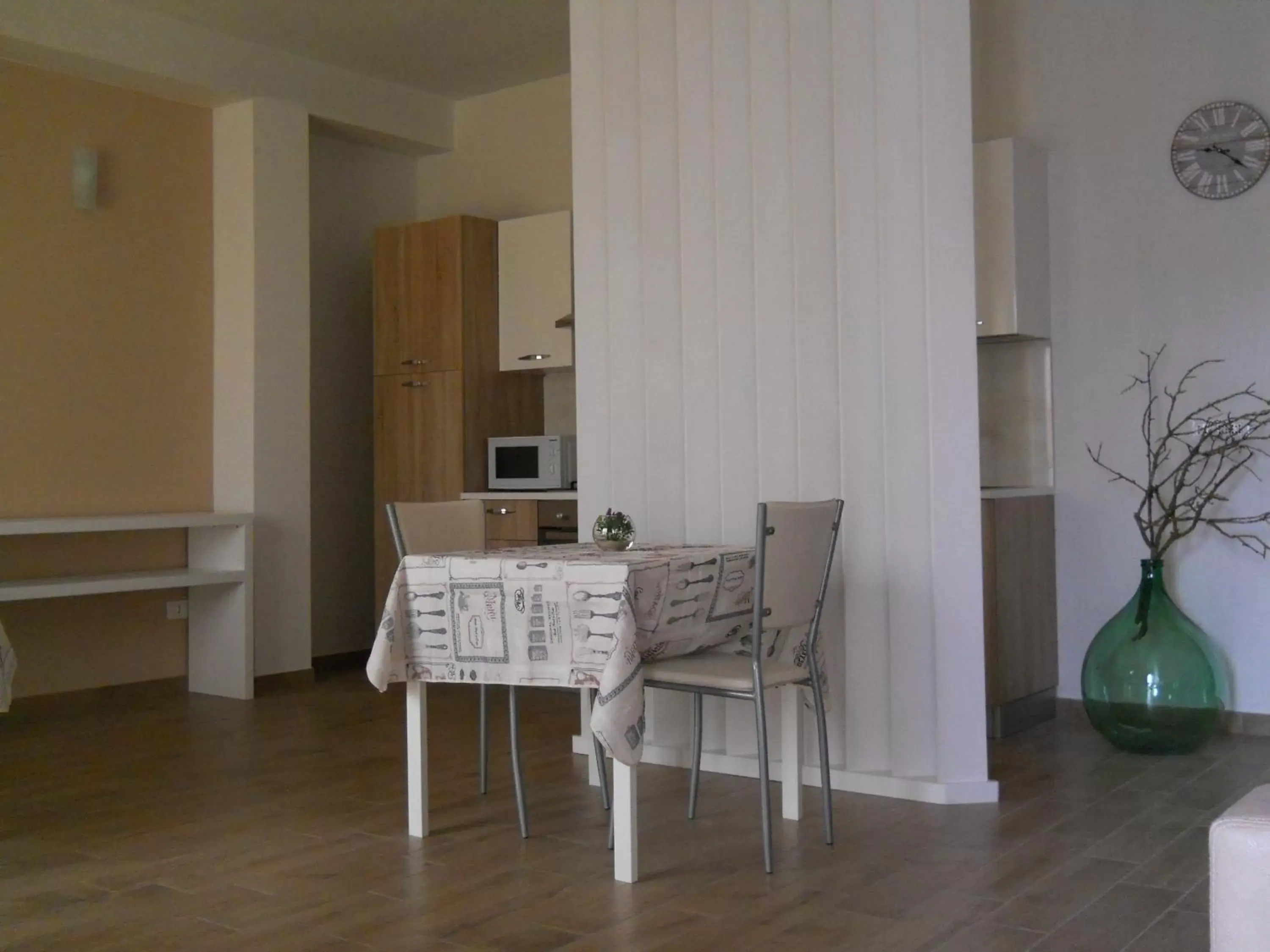 Kitchen or kitchenette, Dining Area in La Creta b&b