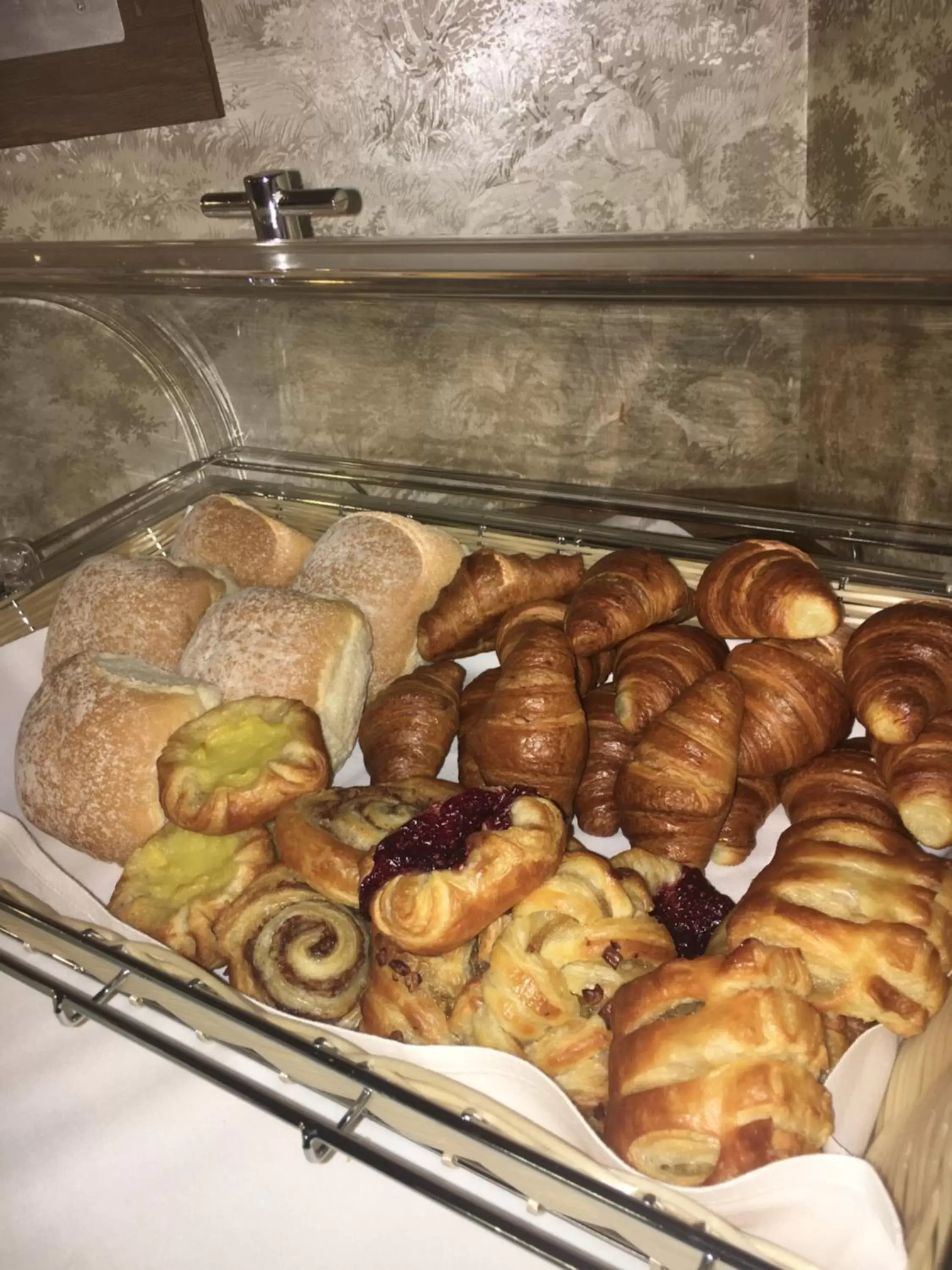 Continental breakfast, Food in Cairngorm Hotel