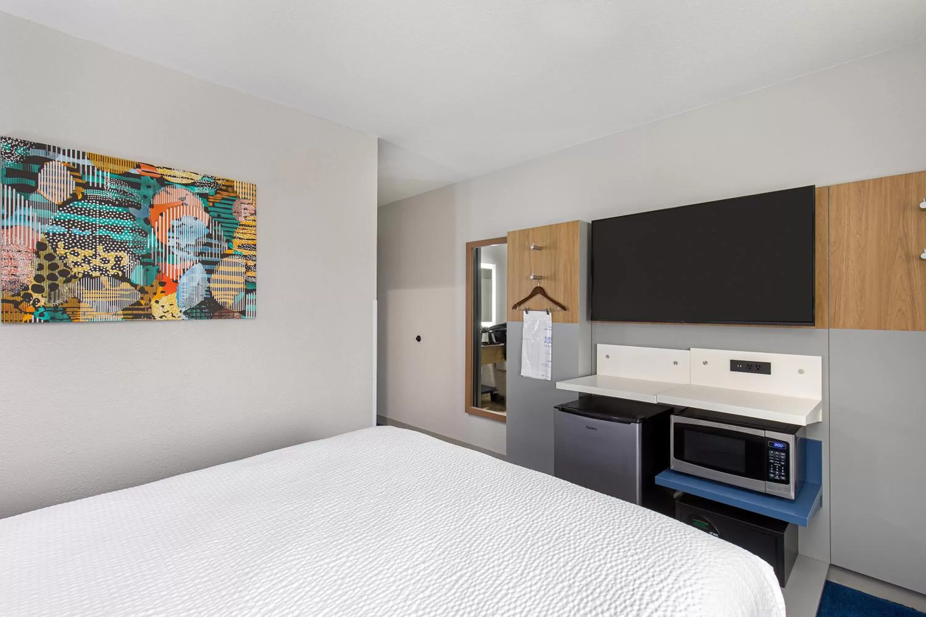 Bed in Microtel Inn & Suites by Wyndham Manchester - Newly Renovated