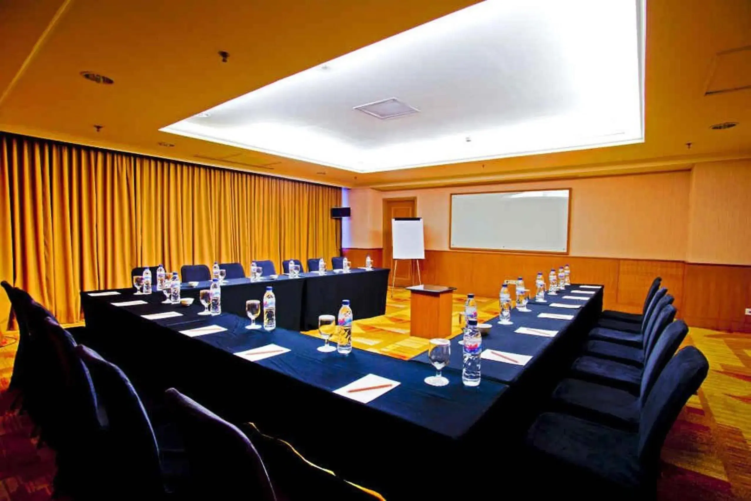 Meeting/conference room in Aryaduta Makassar