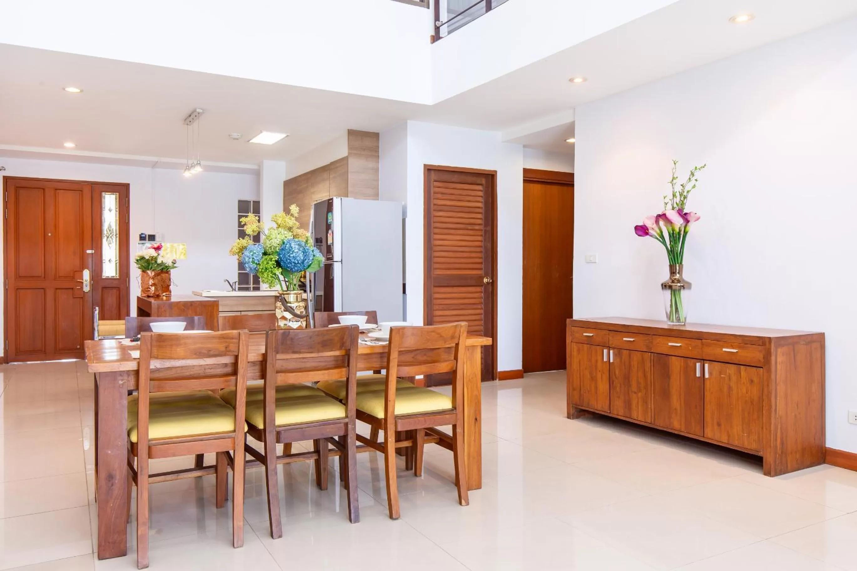 Dining area in Lasalle Suites Hotel & Residence