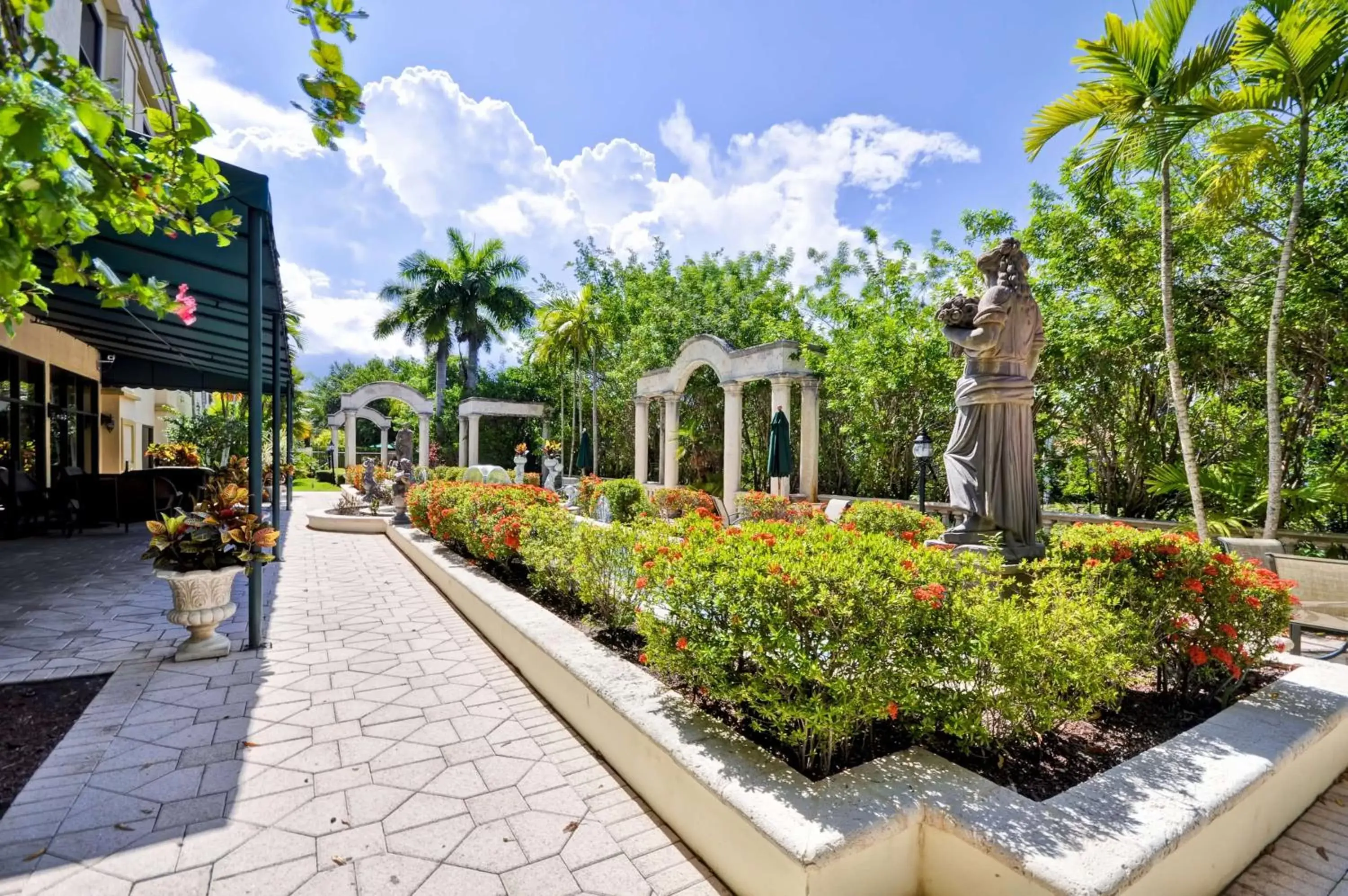 Property building in Hampton Inn Palm Beach Gardens
