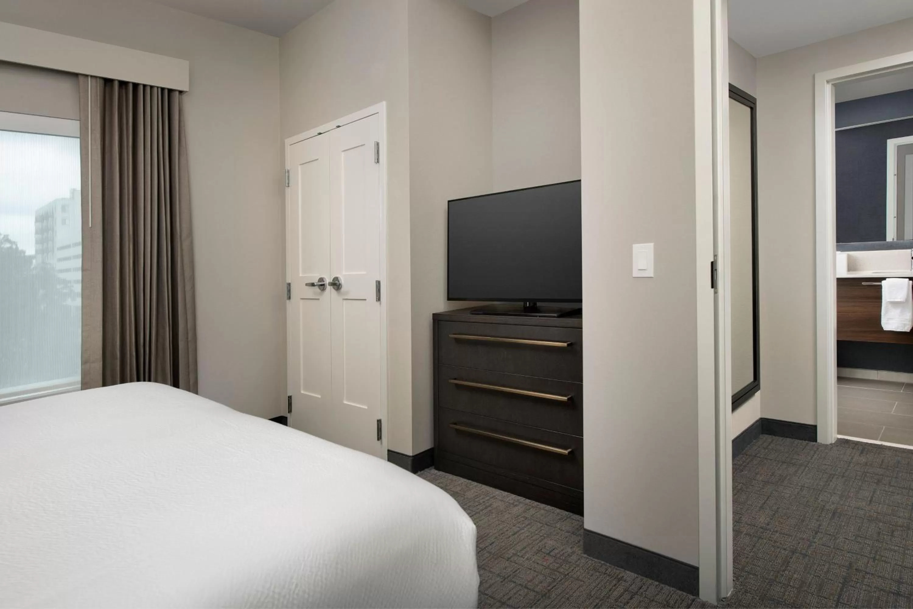 Bedroom, Bed in Residence Inn by Marriott Jacksonville Downtown