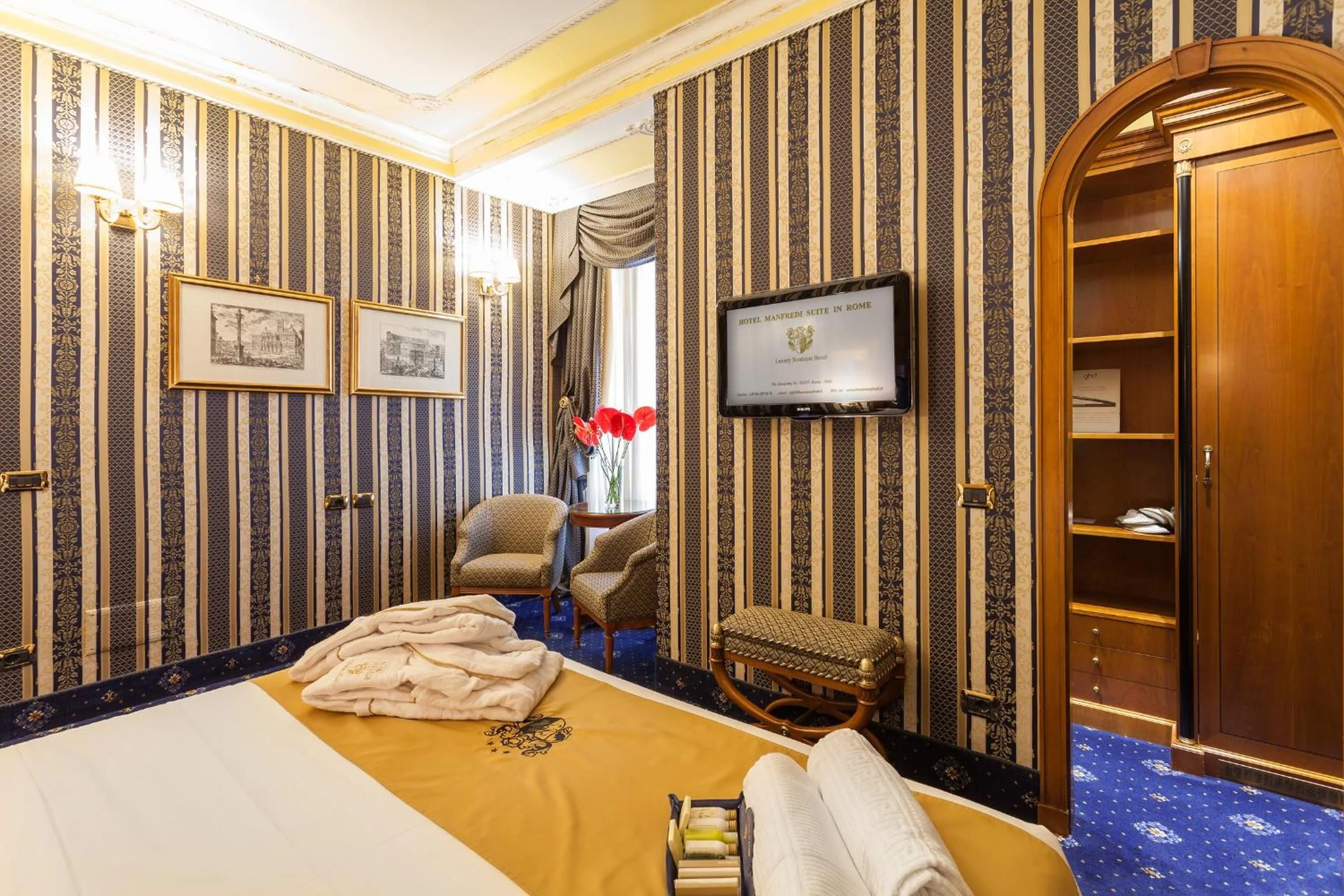 Bed in Hotel Manfredi Suite In Rome
