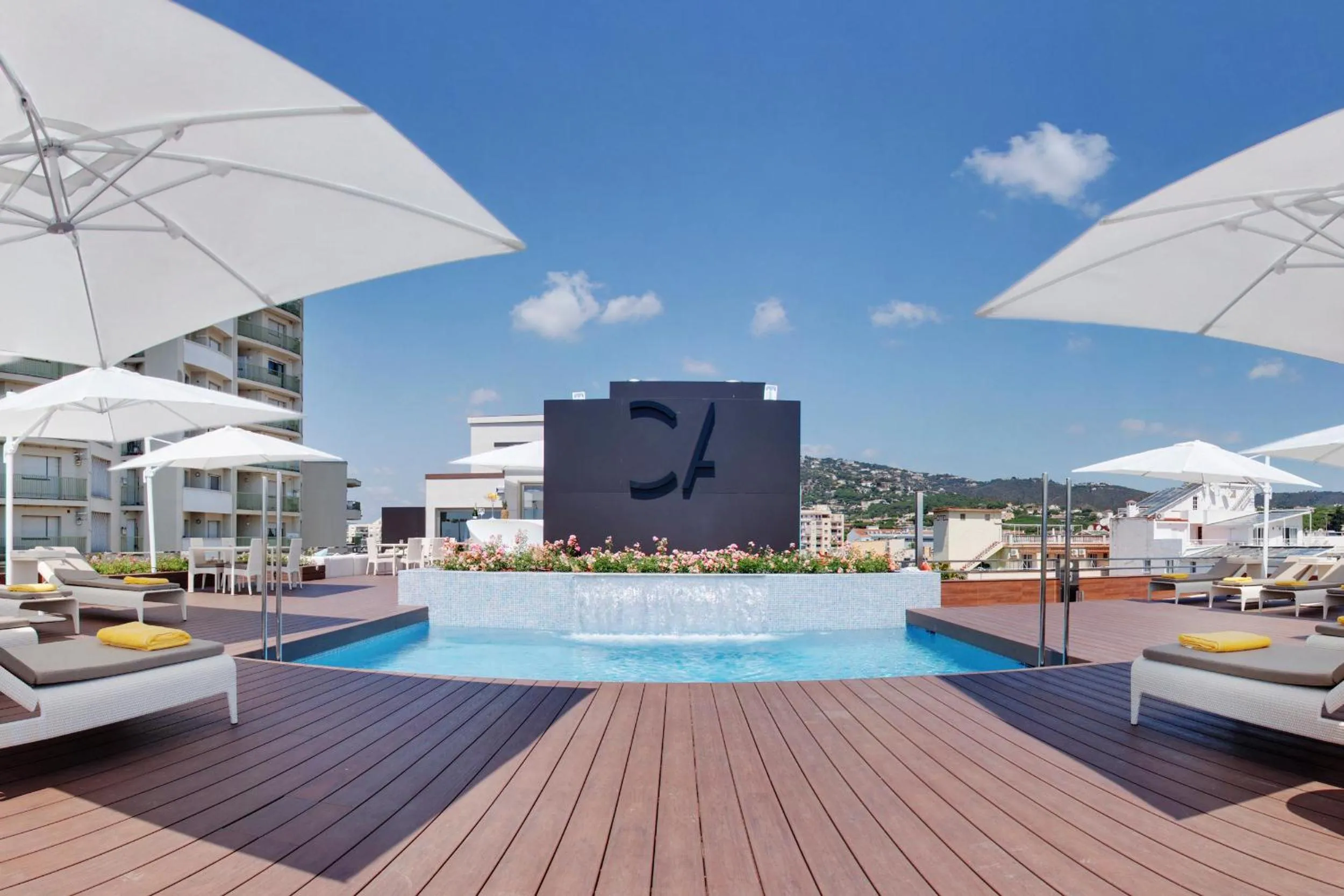 Swimming pool in Cosmopolita Hotel Boutique & Spa