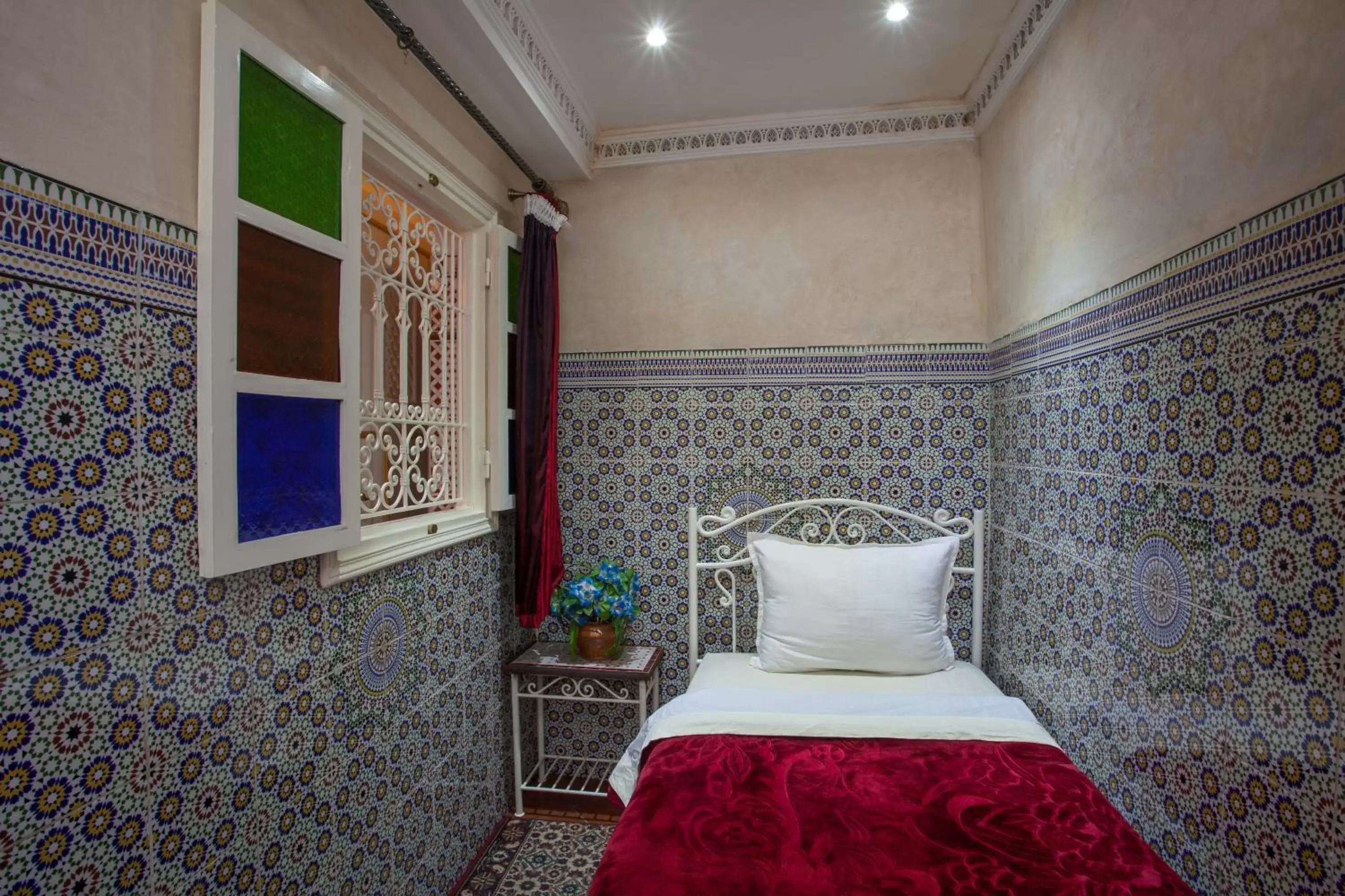 Standard Single Room with Shared Bathroom - single occupancy in Hotel Zitoune Standard Single Room with Shared Bathroom - single occupancy in Hotel Zitoune
