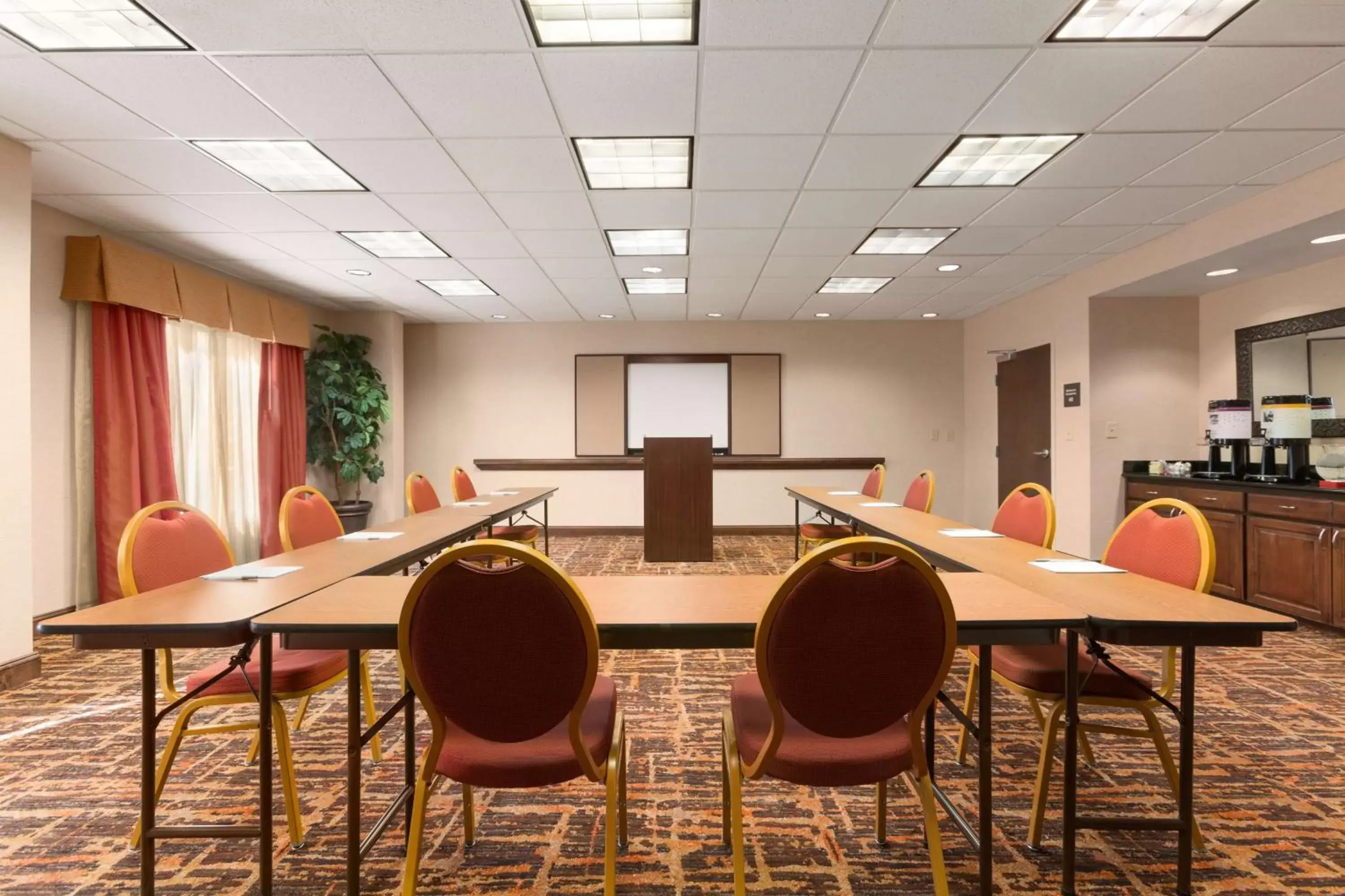 Meeting/conference room in Hampton Inn & Suites Opelika-I-85 Auburn Area