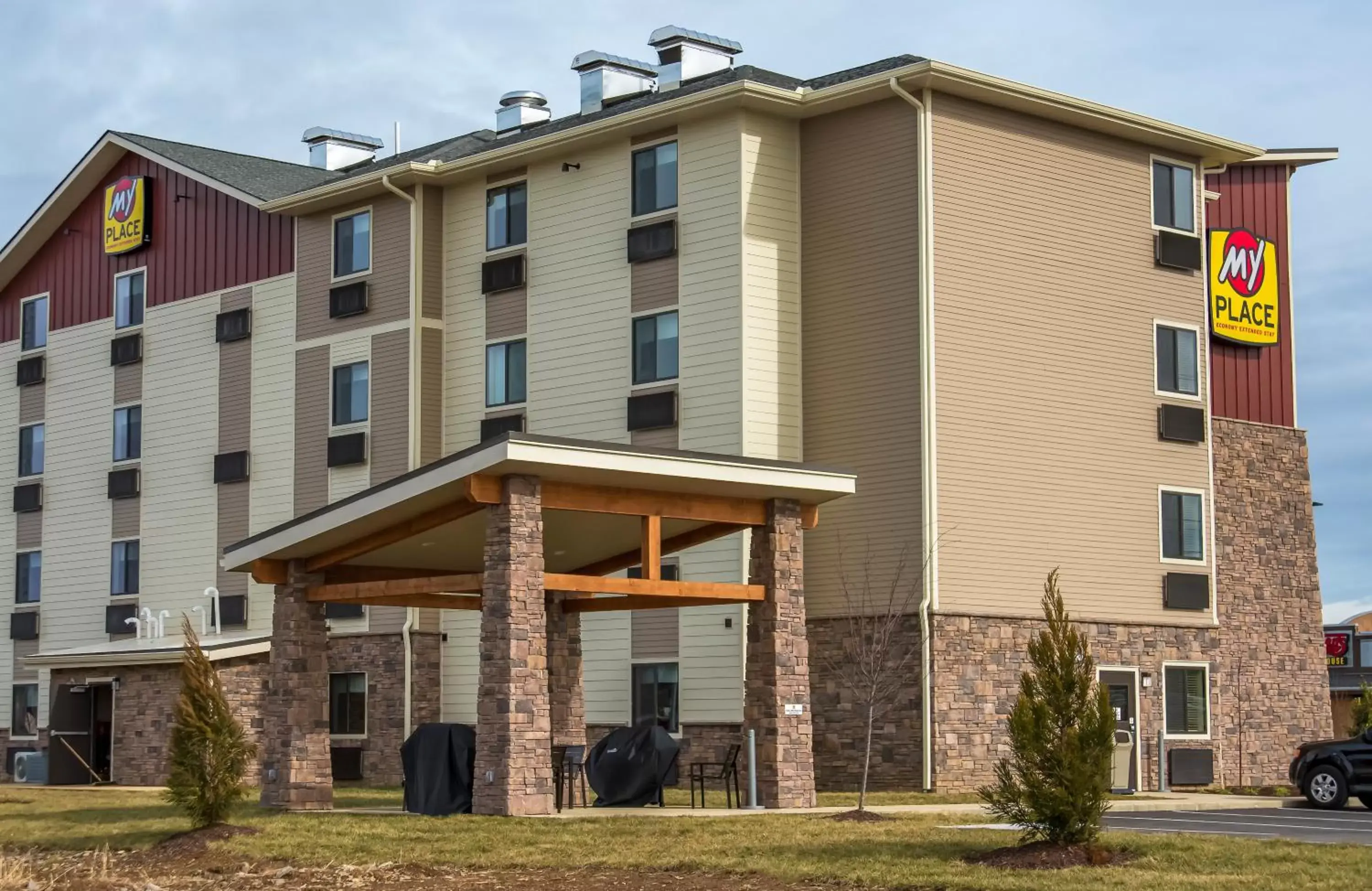 BBQ facilities, Property Building in My Place Hotel- Nashville East-140/Lebanon, TN